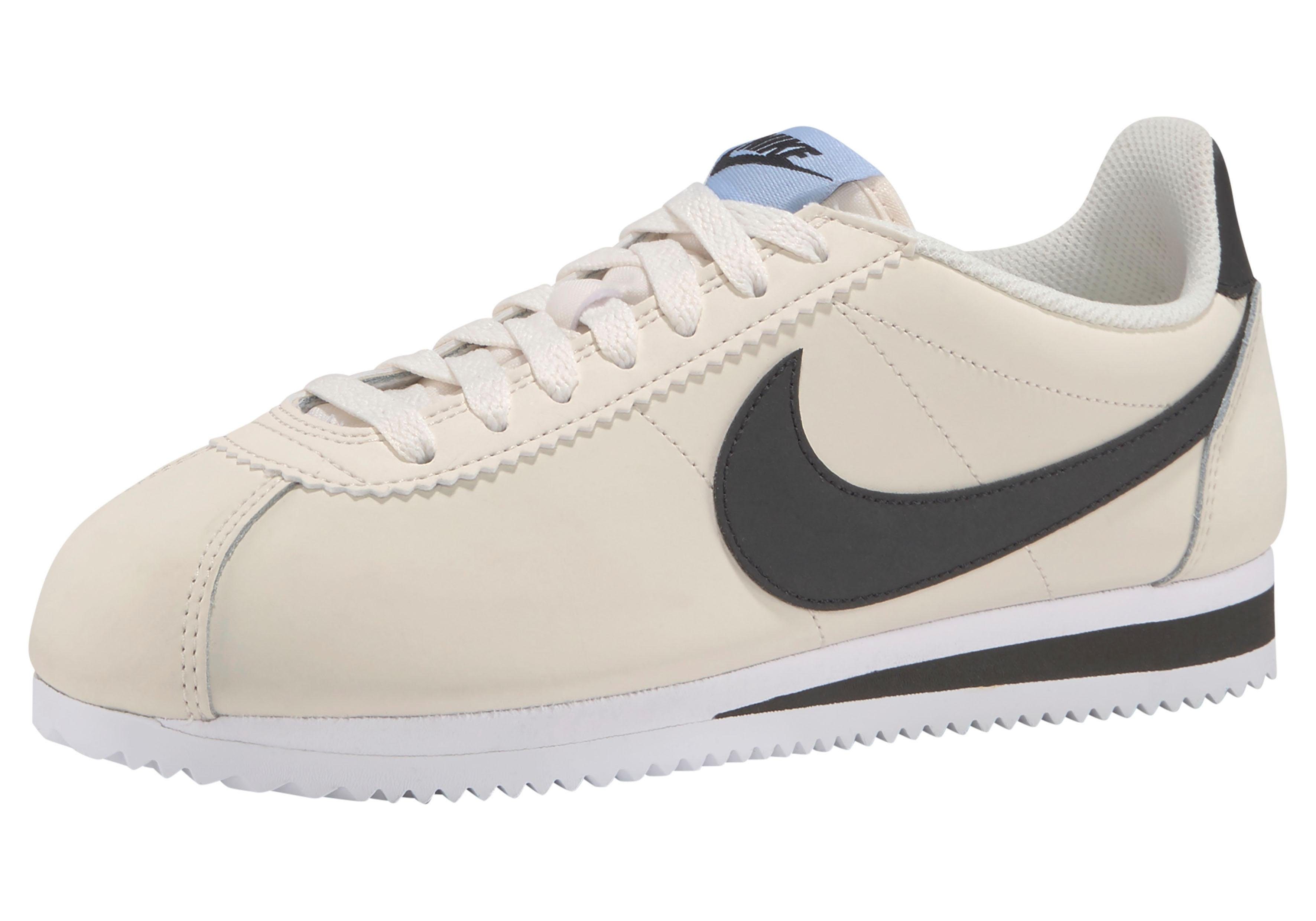 nike sleehak sneaker kopen