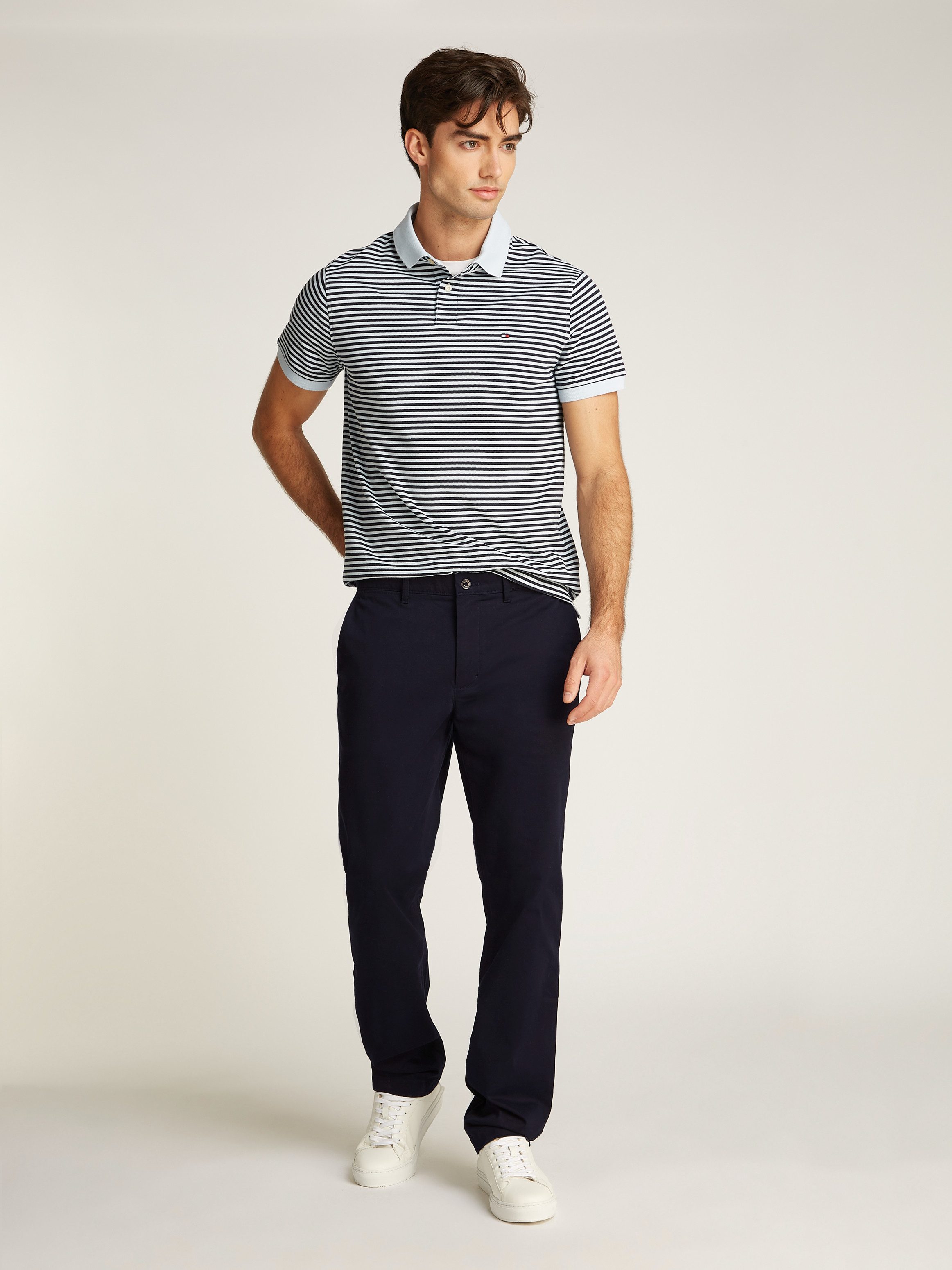 Tommy Hilfiger Chino DENTON CHINO SATIN met achterzakken met knoop logo-borduursel