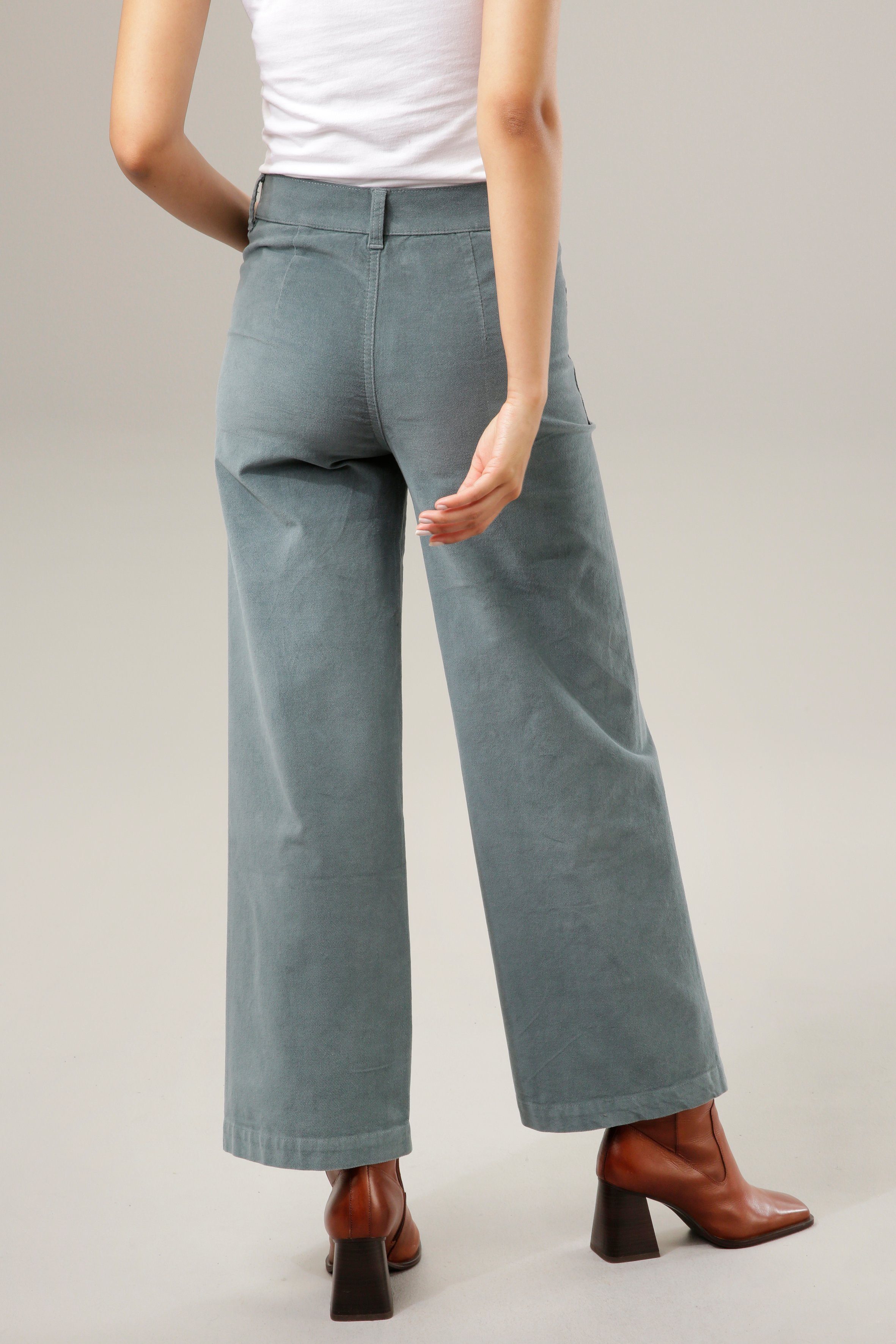Aniston CASUAL Cordbroek in trendy high-waist-vorm