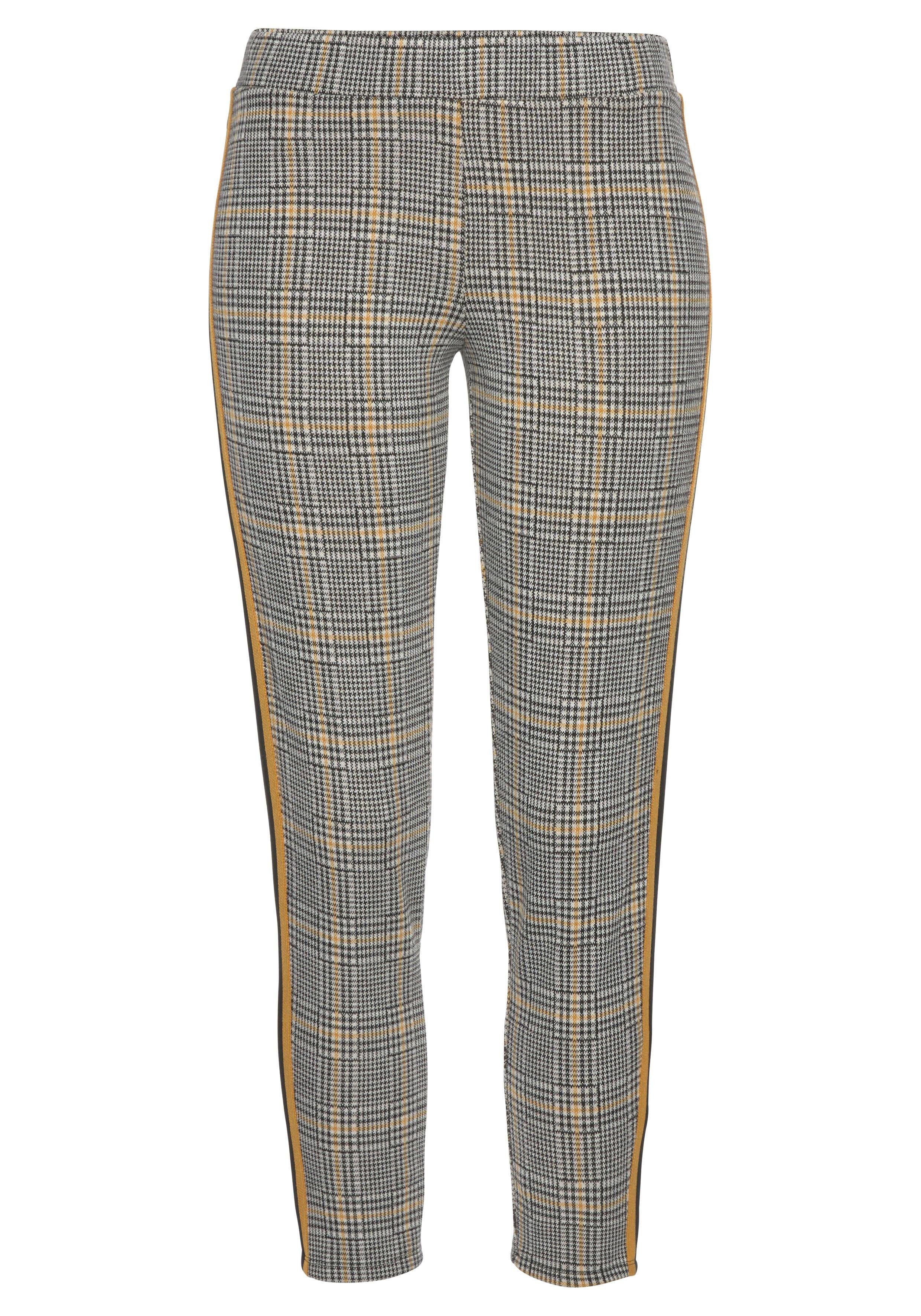 Bench. Loungewear 7/8 legging met contrastkleurig tape opzij
