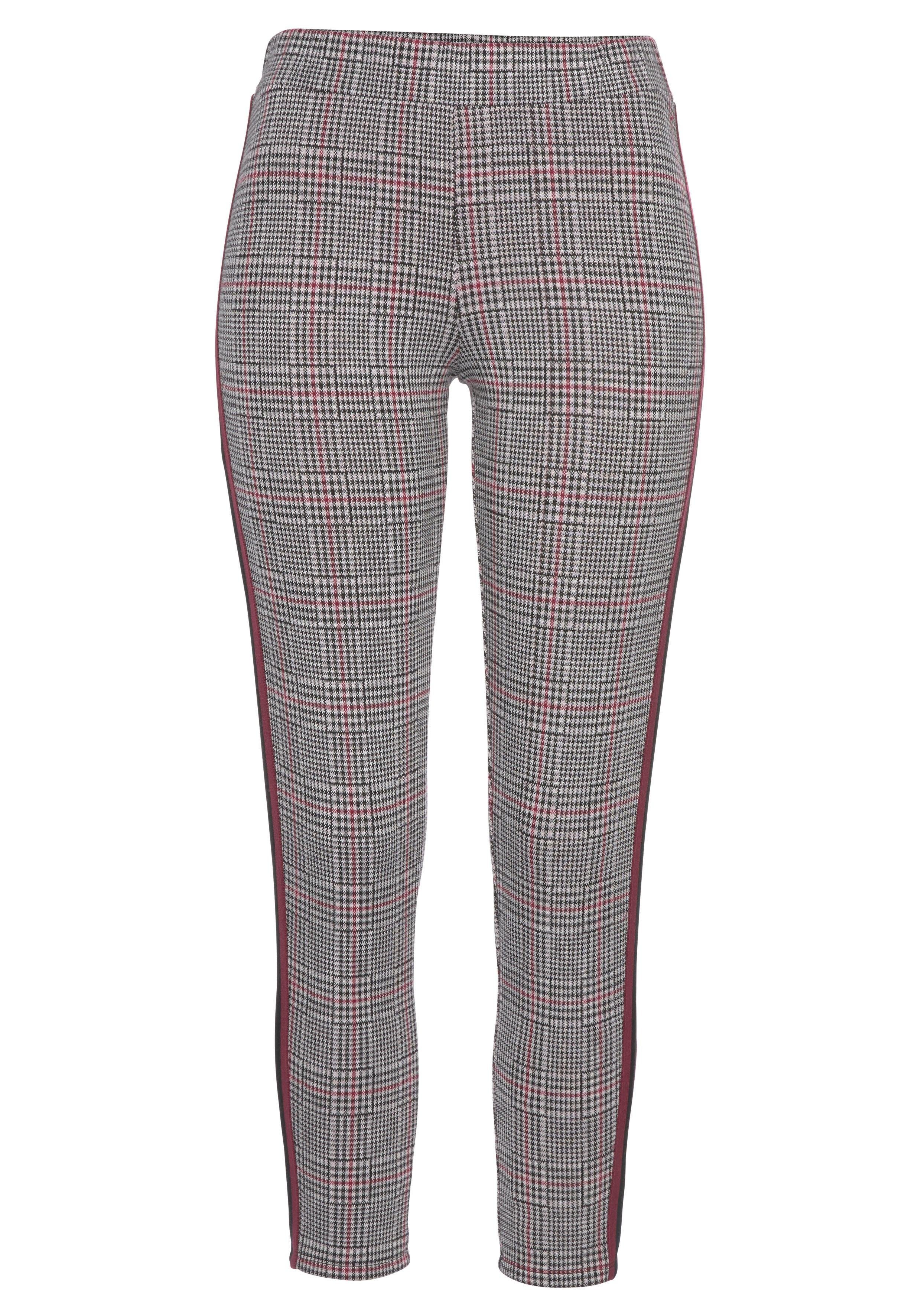 Bench. Loungewear 7/8 legging met contrastkleurig tape opzij