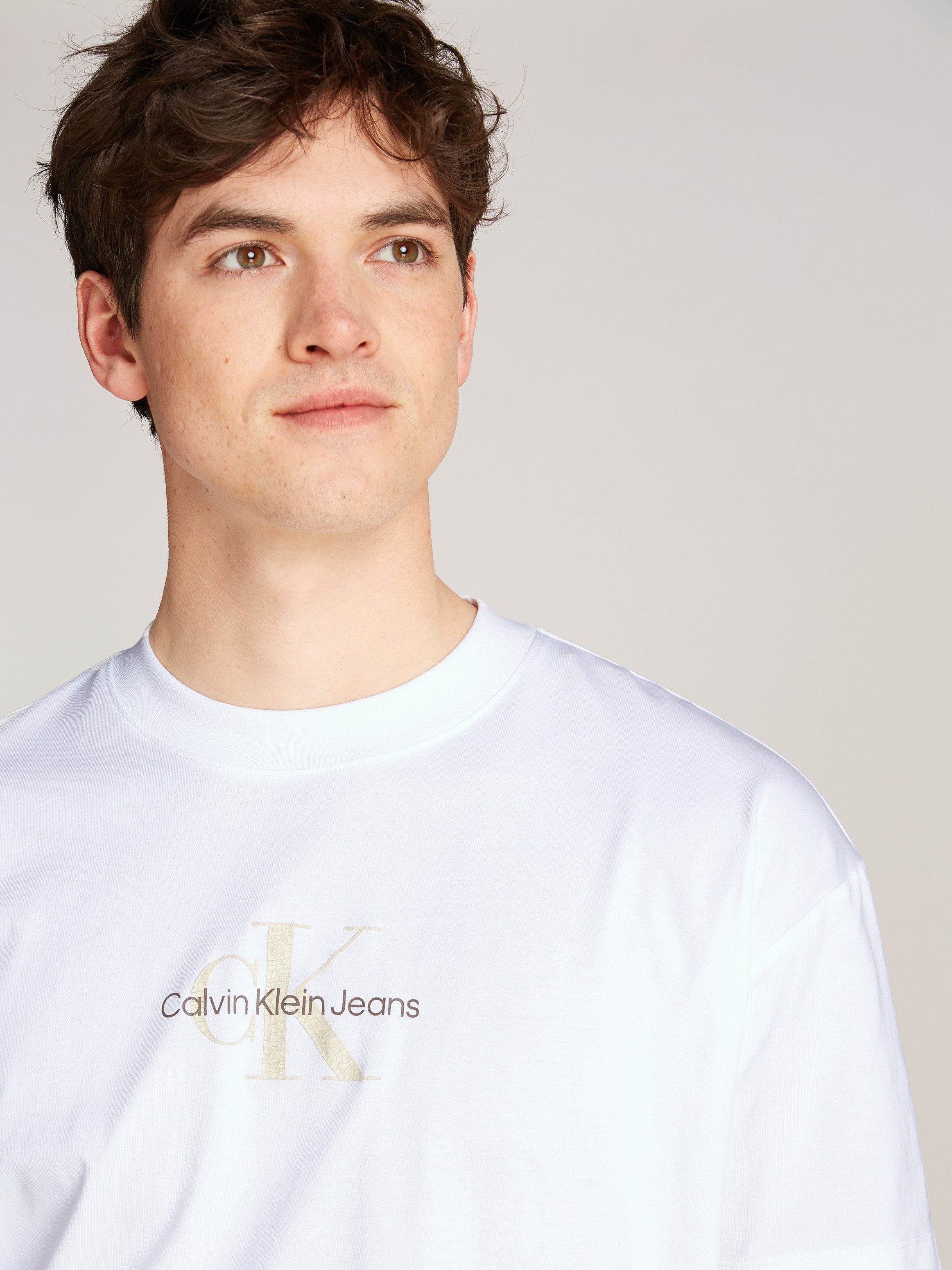 Calvin Klein T-shirt TEXTURED MONOLOGO BOYFRIEND TEE