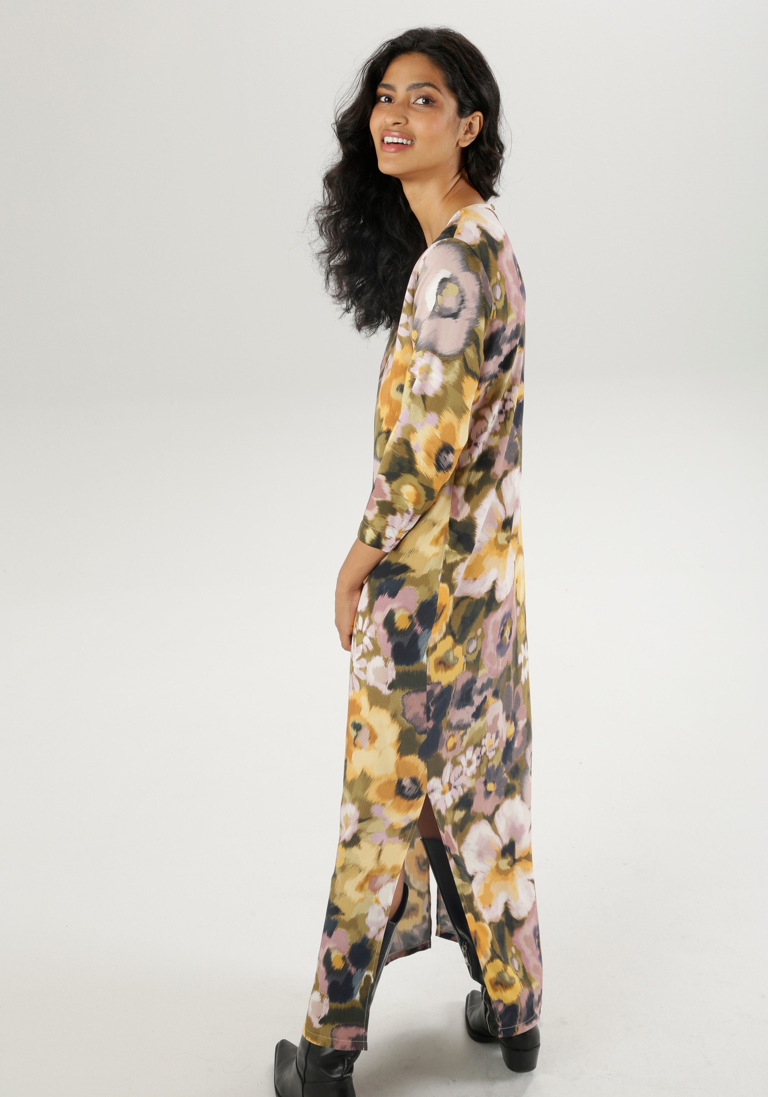Aniston CASUAL Maxi-jurk met bloemenprint in batik-look - elk stuk is uniek