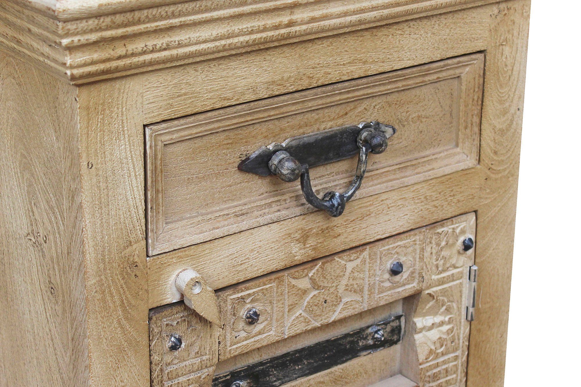 SIT Kast Daipur met luxueus houtsnijwerk
