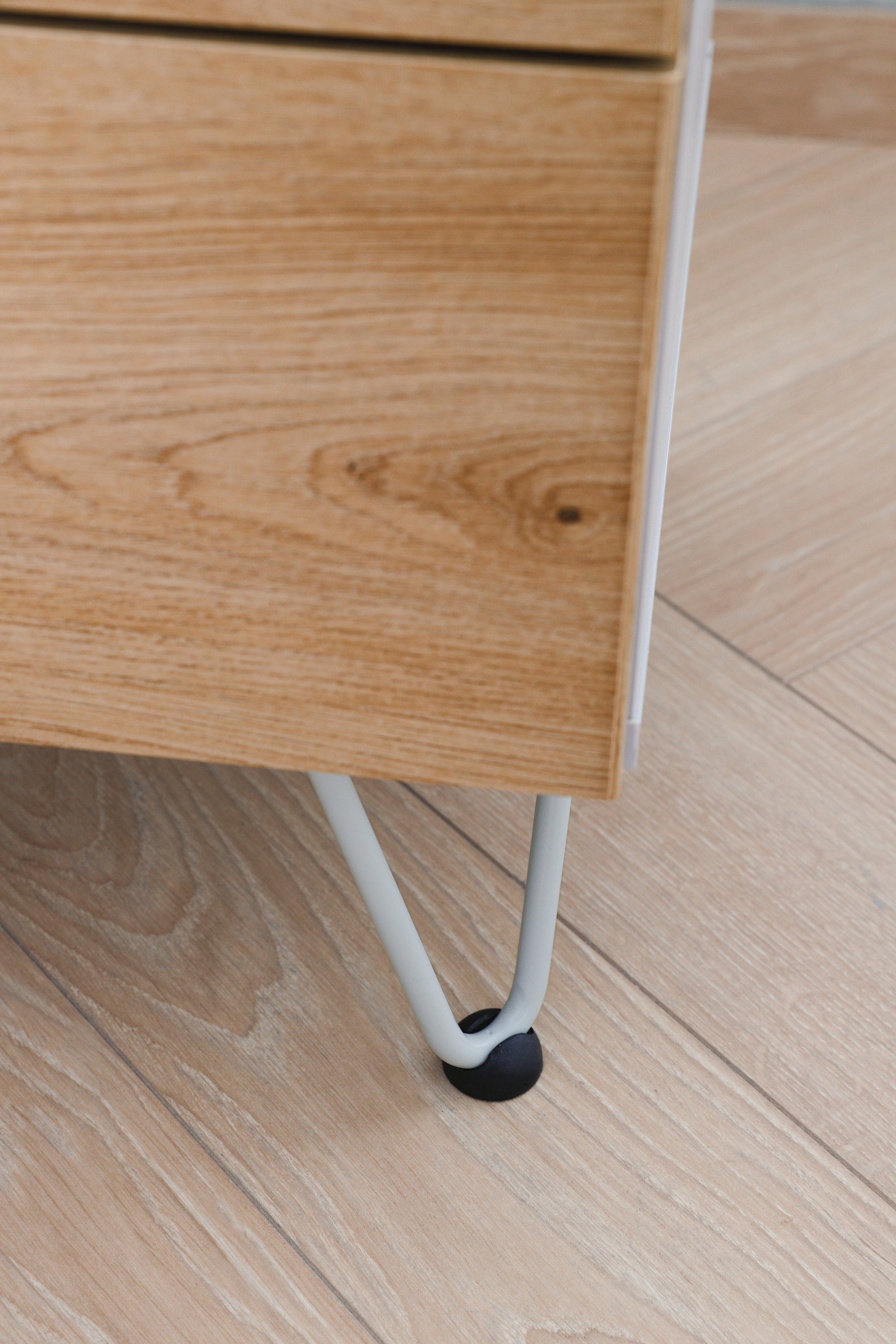 rauch Nachtkastje Homey by Aditio met handgrepen in leer, 3 lades met softclose-functie