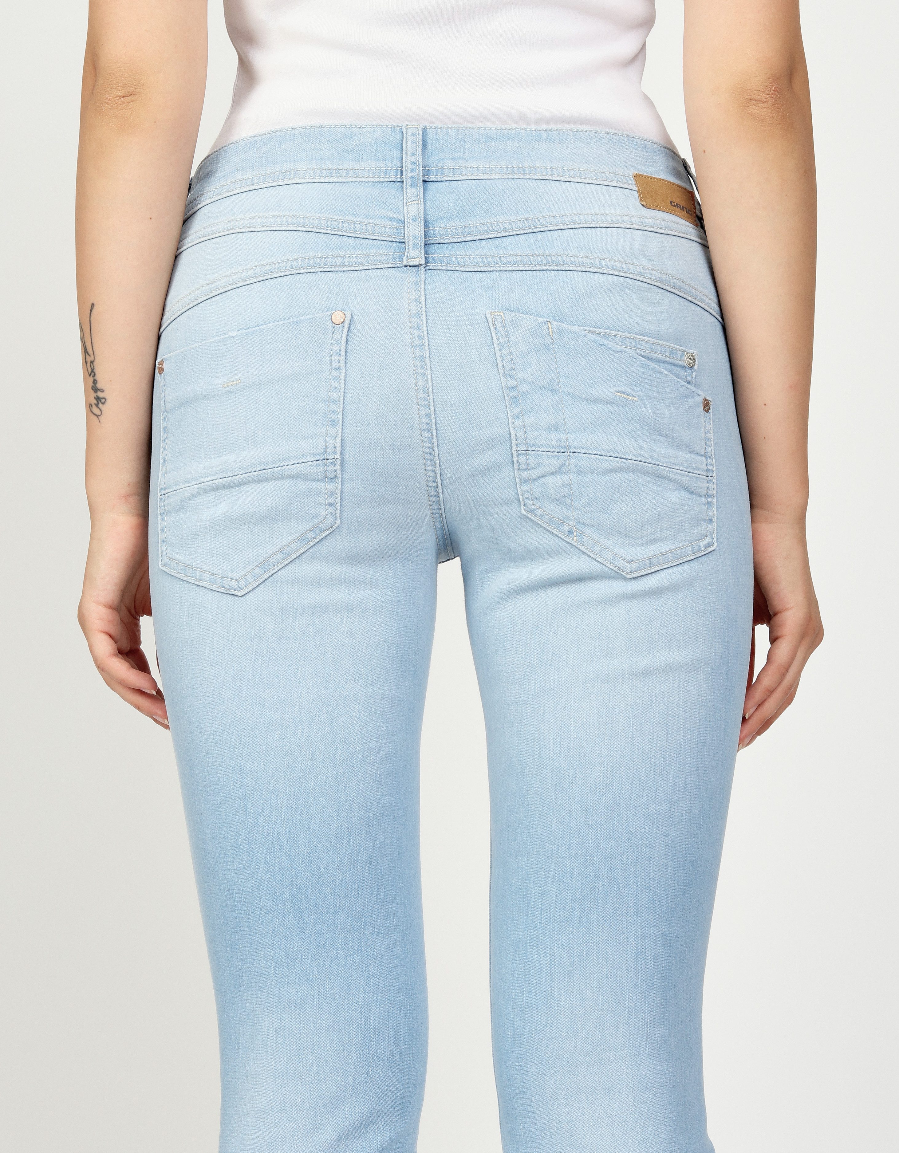 GANG Relax fit jeans 94AMELIE met dubbele rechter achterzak