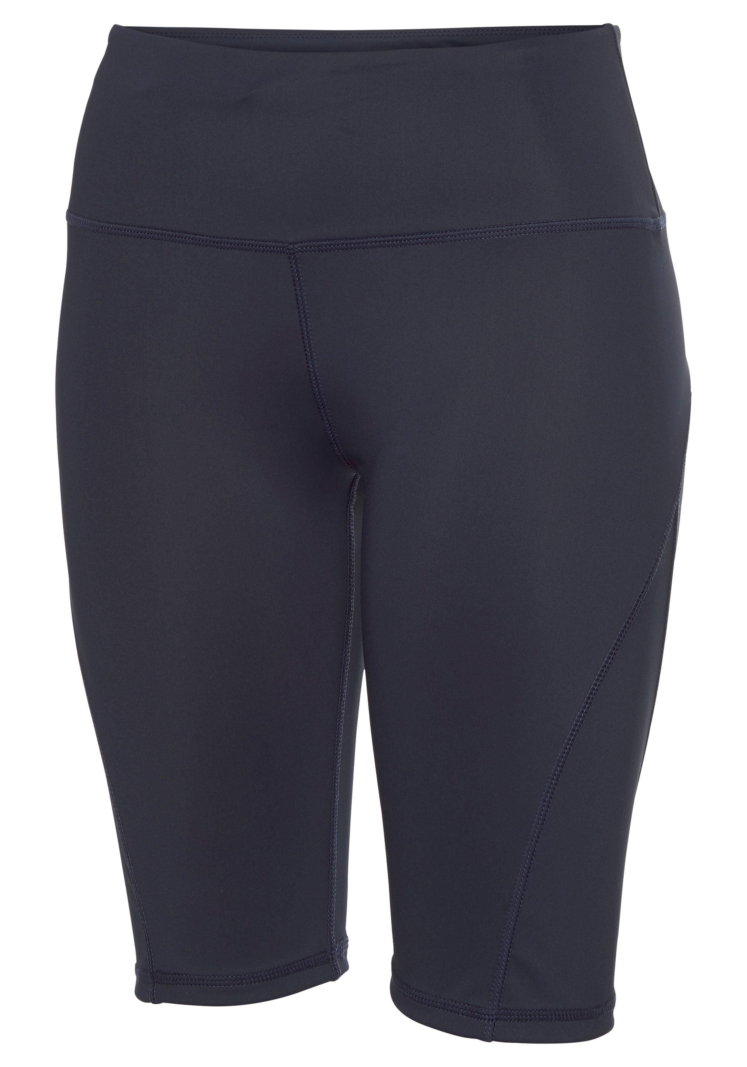 active by Lascana Fietsbroekje Basic Bottoms met klein bandzakje achter