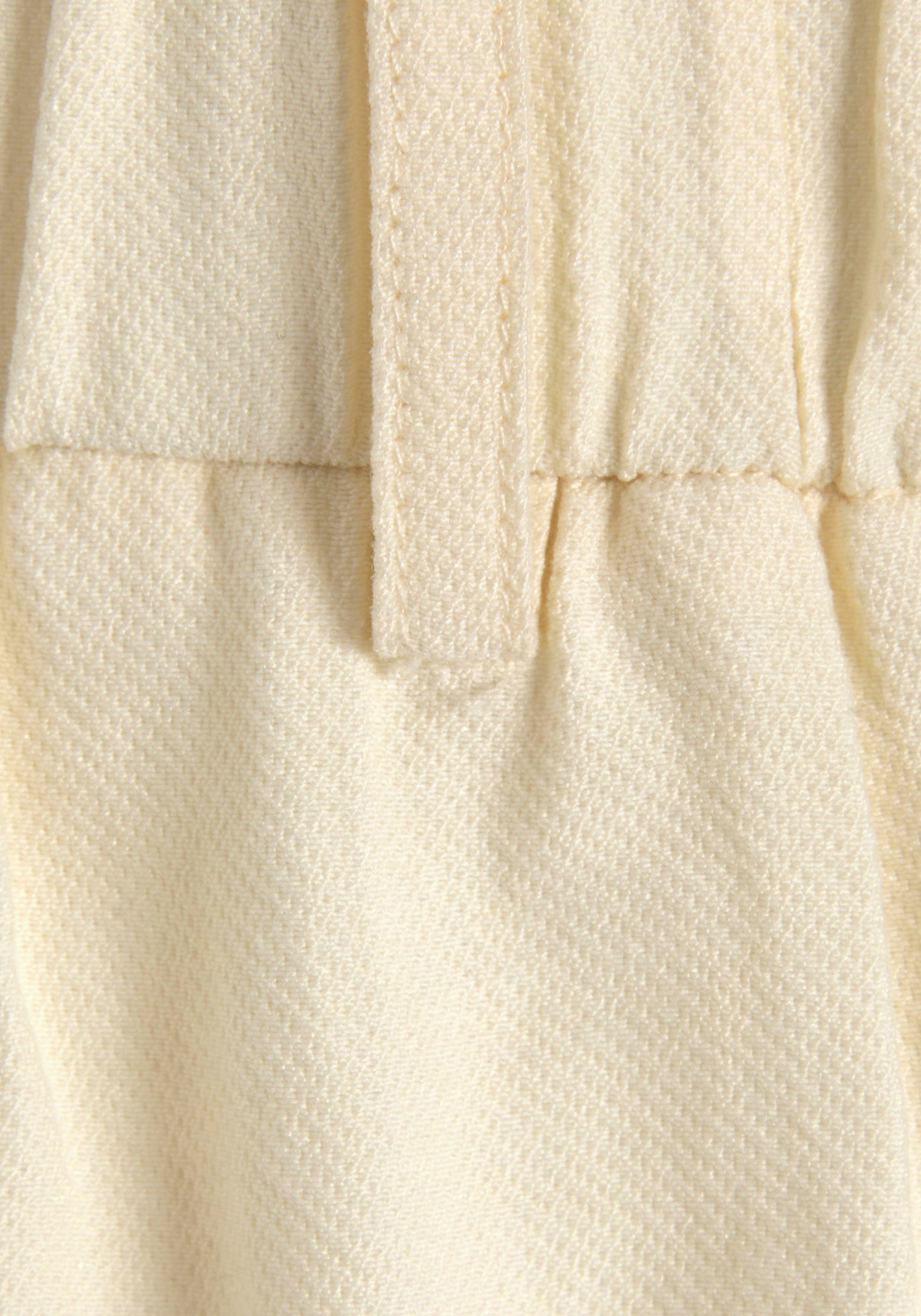 Lascana Geweven short met plooien, korte stofbroek met zakken, elegant