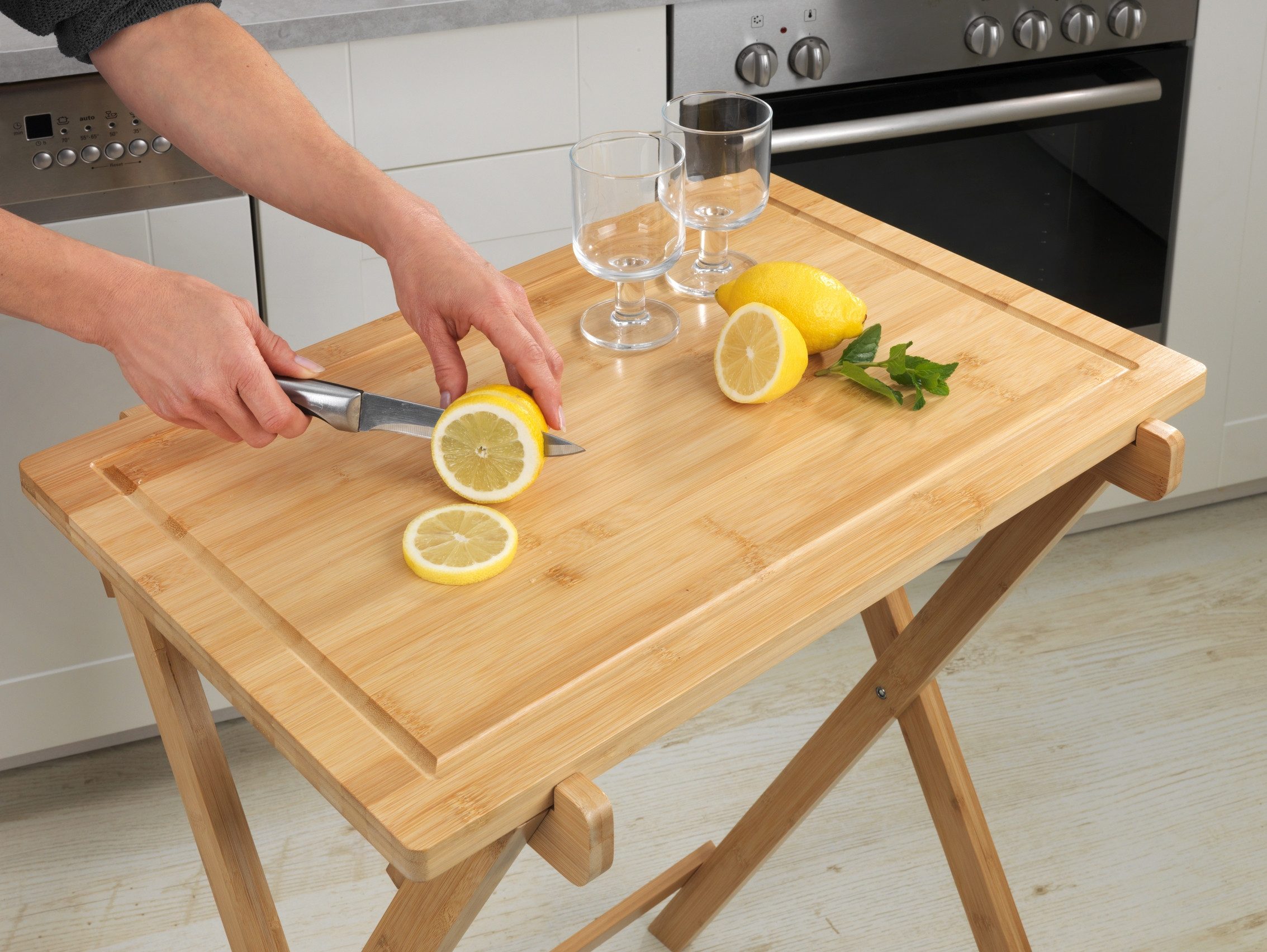 WENKO Klaptafel Model Lugo Bijzettafel met snijplank en afneembare dienblad, bamboe