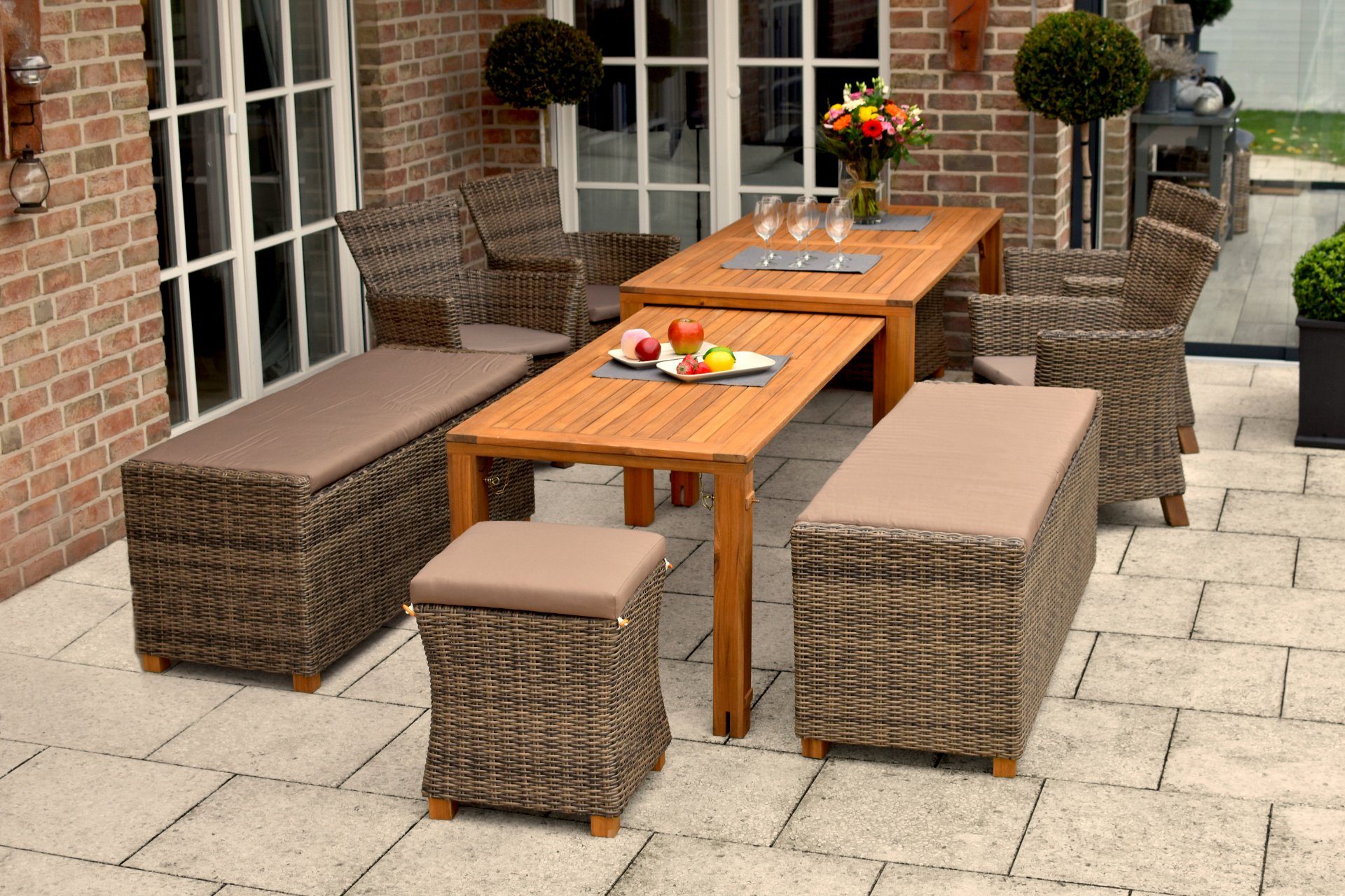 MERXX Tuin-eethoek Toscane 4 stoelen, 2x 3-zitsbank, 2x voetenbank/poefs, incl. zitkussens, uitschuifbare tafel (set, 17-delig)