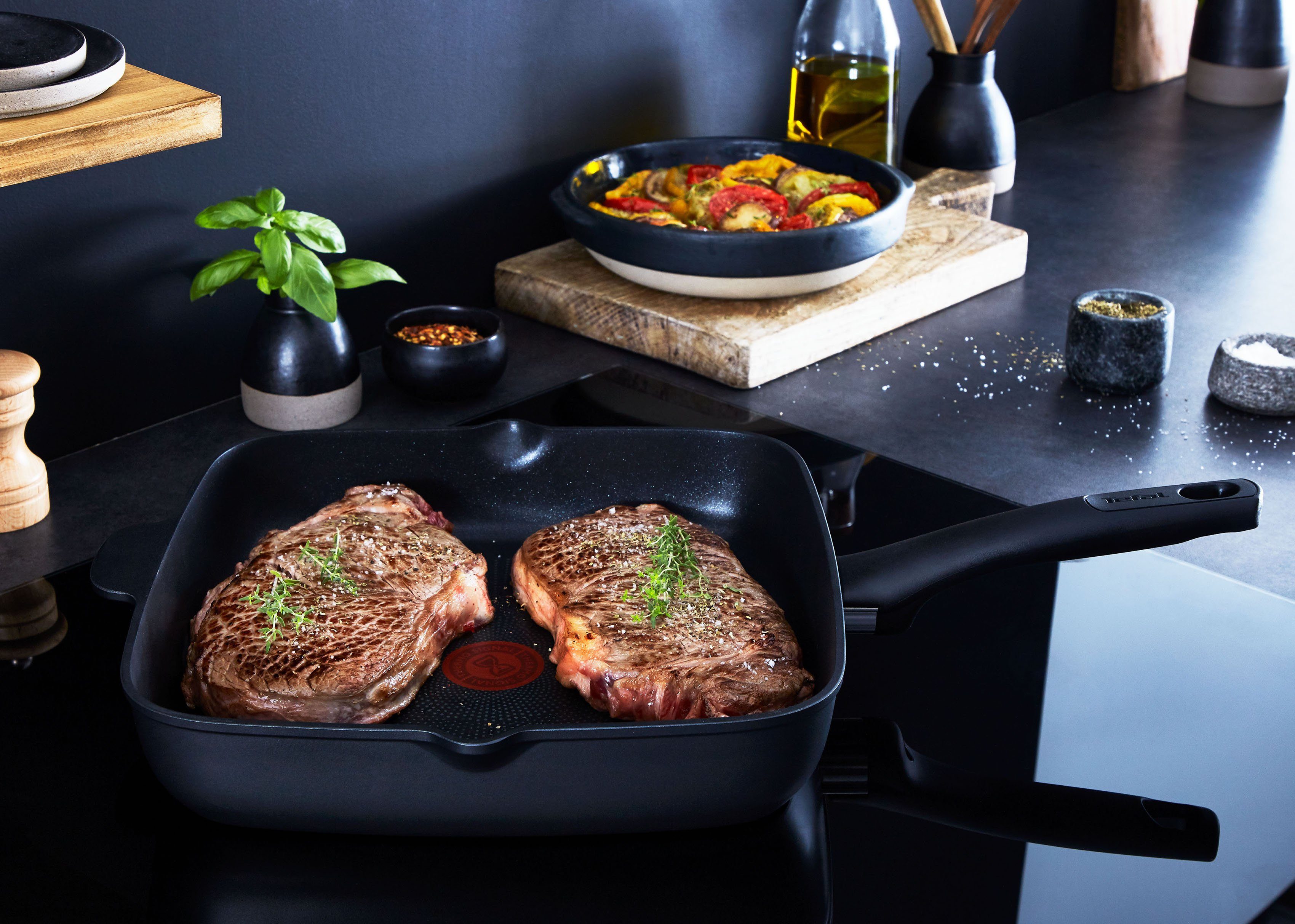 Tefal Koekenpan Unlimited On vierkant, inductiegeschikt met antiaanbaklaag Thermo-signaal bij ideale baktemperatuur, geschikt voor alle kookplaten (1-delig)