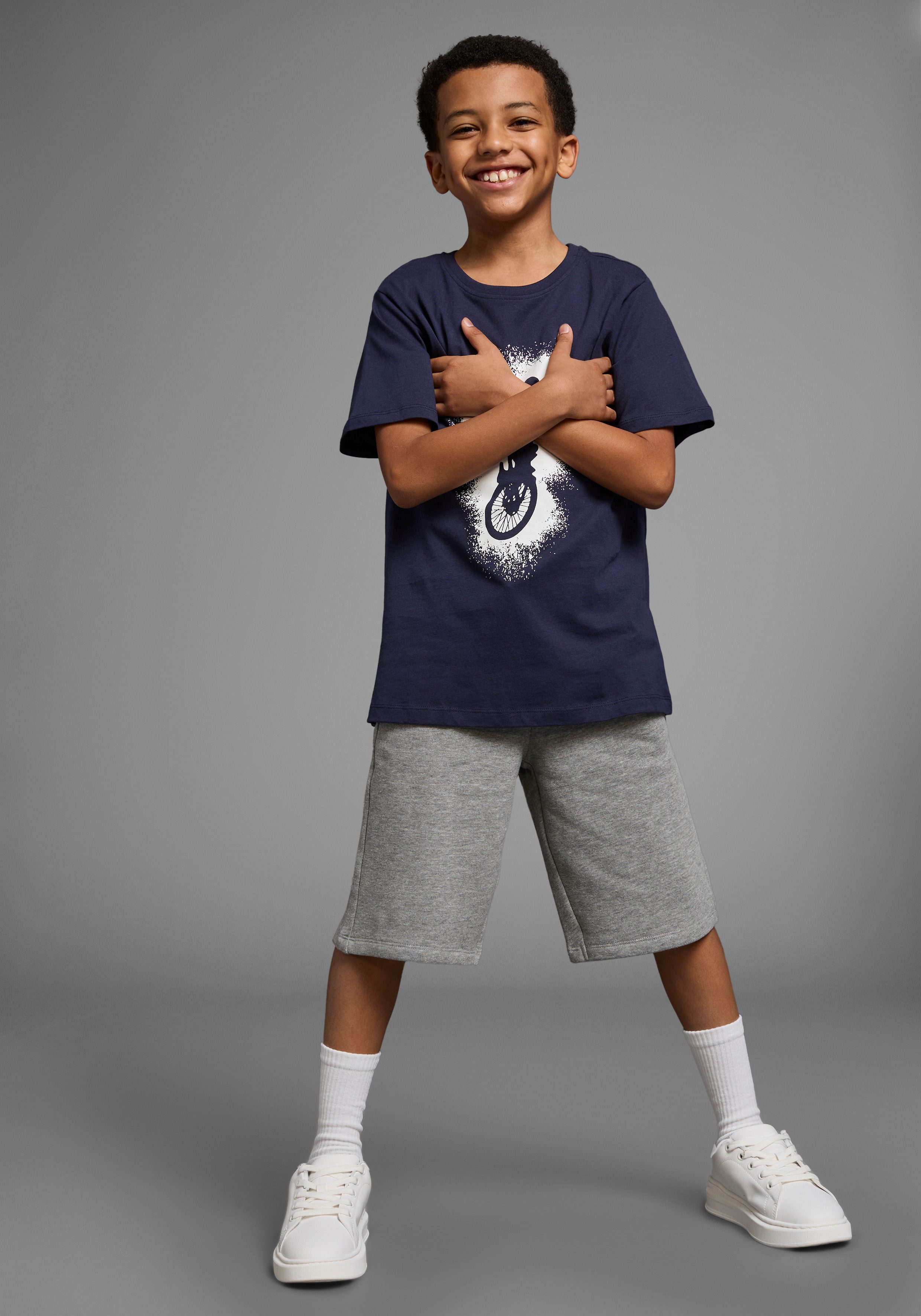 KIDSWORLD T-shirt short 2-delig set T-shirt + sweat shorts (set, 2-delig, 2)