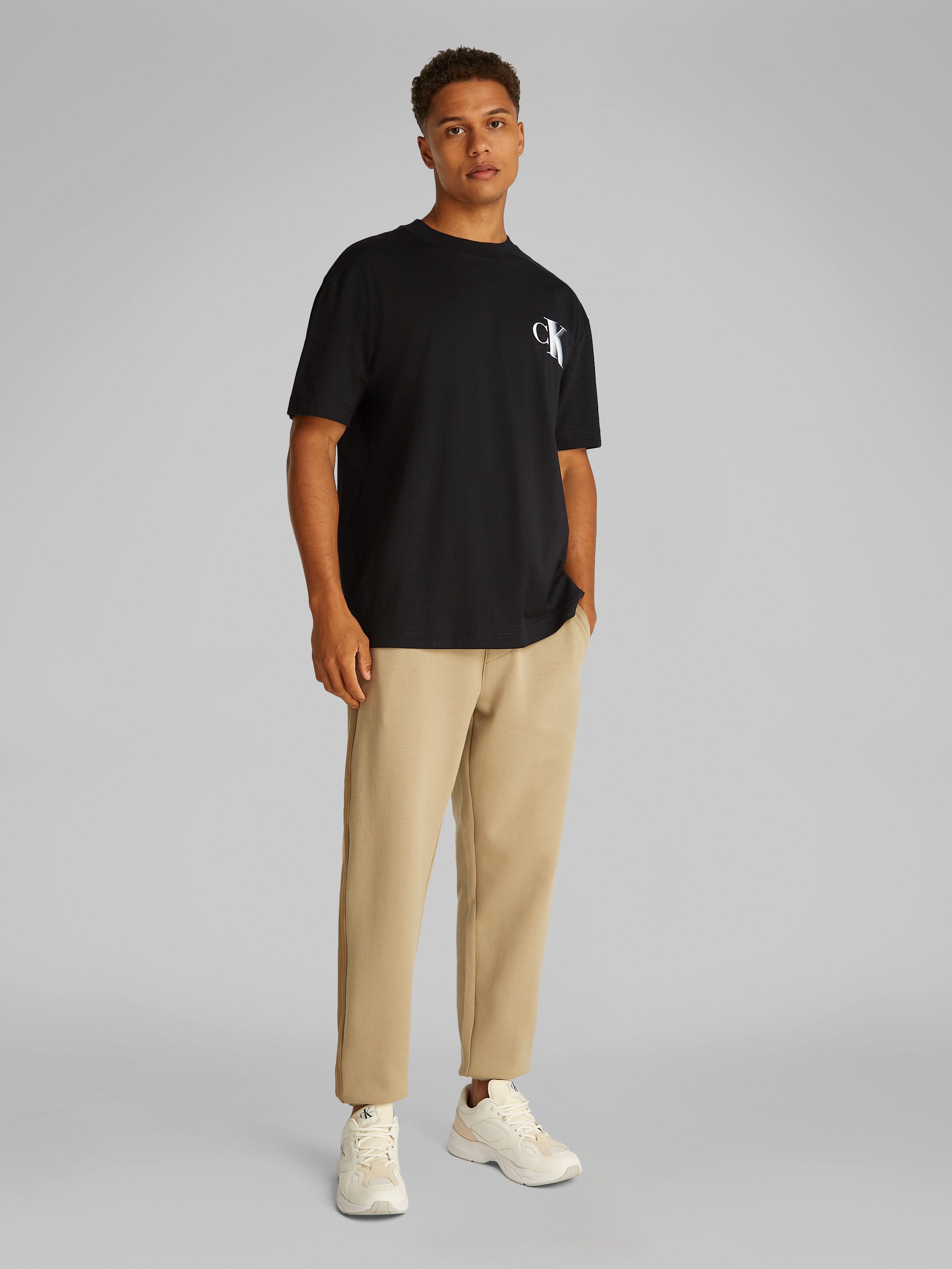 Calvin Klein T-shirt BOLD CK TEE met groot logo op de rug
