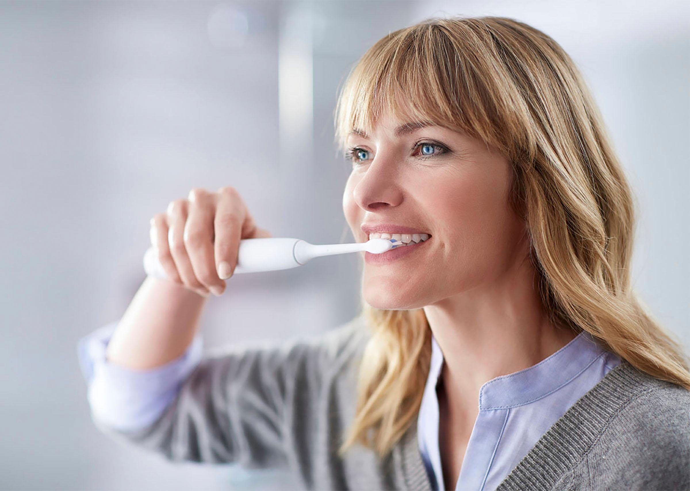 Philips Sonicare Elektrische tandenborstel ProtectiveClean 5100 HX6857/28 met geïntegreerde druksensor, 3 reinigingsprogramma’s, inclusief reisetui