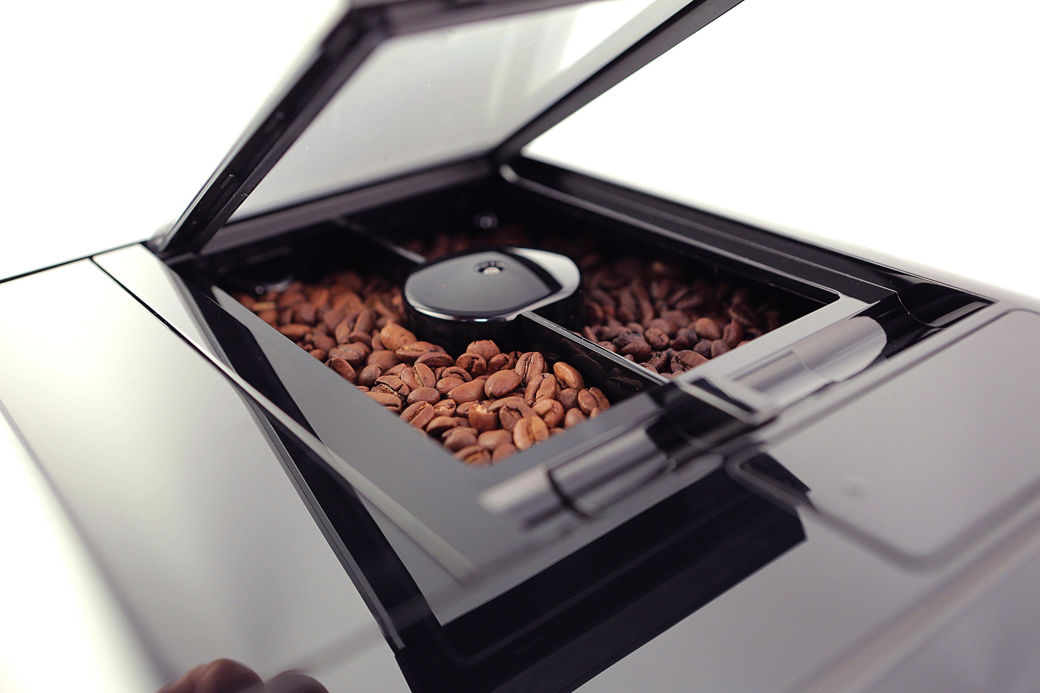 Melitta Volautomatisch koffiezetapparaat Barista T Smart® F 83/0-102, zwart, 4 gebruikersprofielen &18 koffierecepten, naar origineel italiaans recept