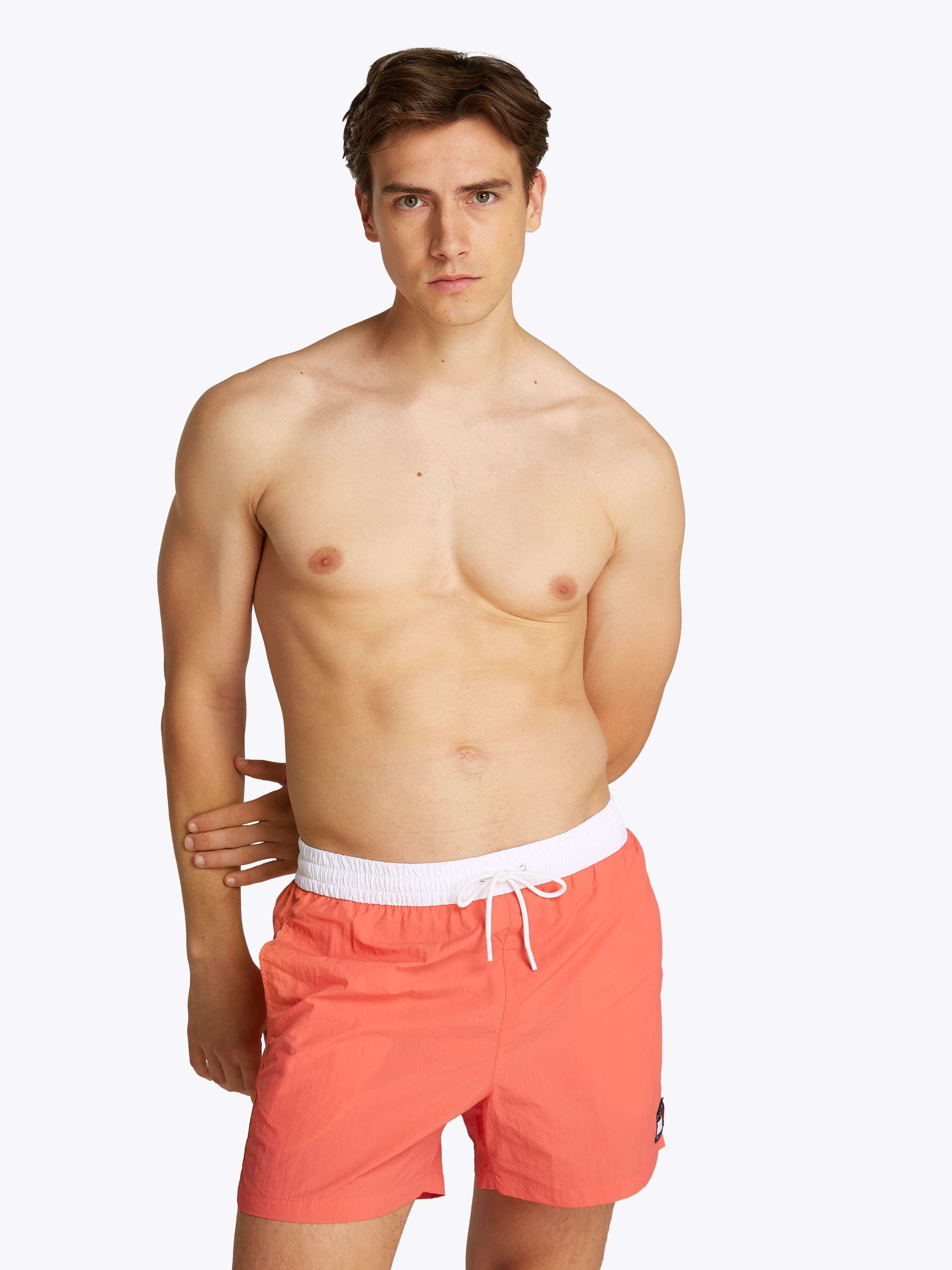 Tommy Hilfiger Swimwear Zwemshort MEDIUM DRAWSTRING met logo-patch, met contrasterende band