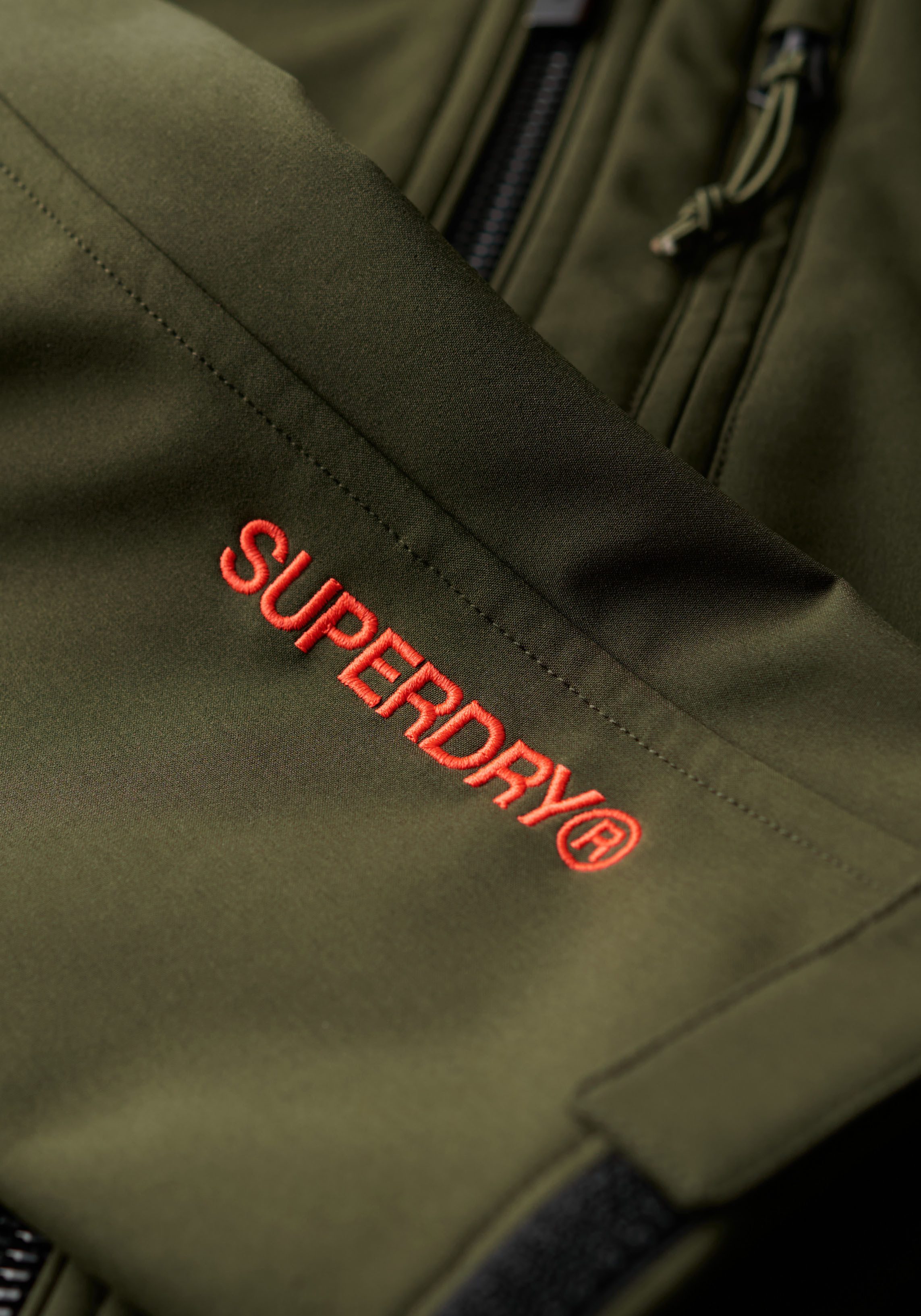 Superdry Outdoorjack HOODED SOFT SHELL TREKKER JKT