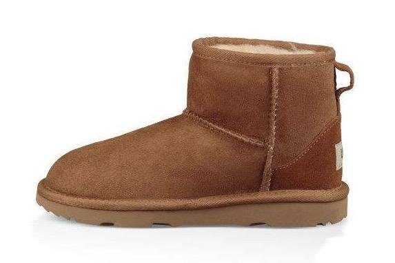 UGG Winterlaarzen Classic Mini 2 Slip-on boot, casual boot in hoogwaardige twinface-stijl