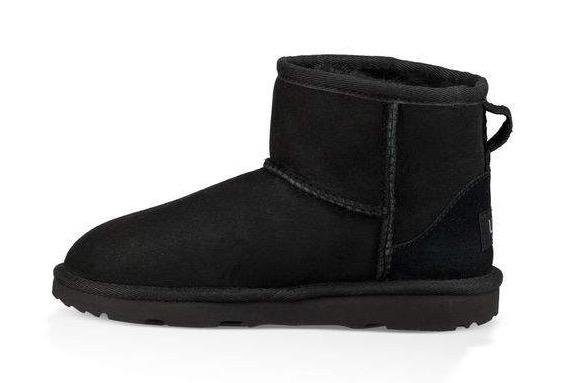 UGG Winterlaarzen Classic Mini 2 Slip-on boot, casual boot in hoogwaardige twinface-stijl