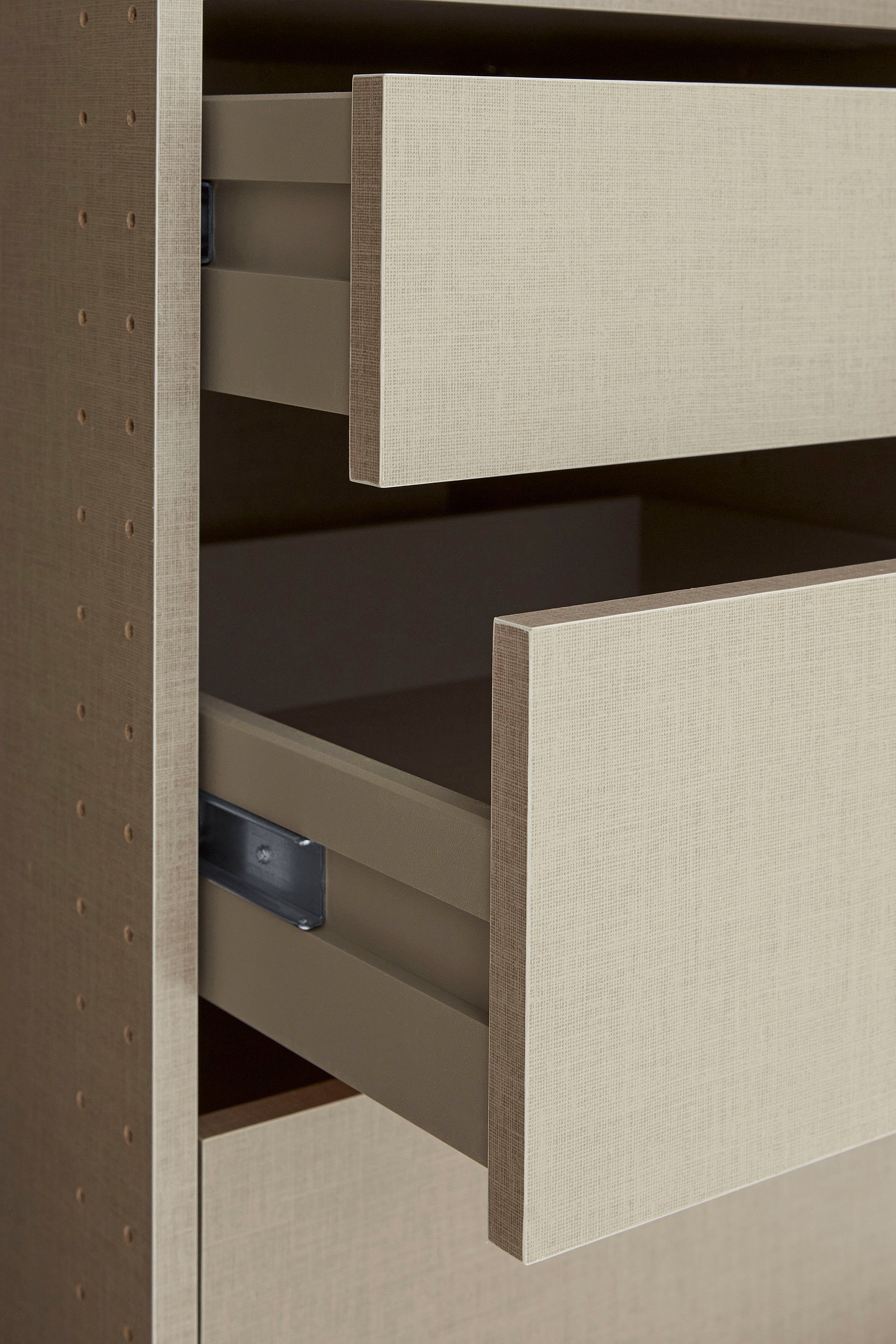 rauch Draaideurkast Kledingkast kast garderobe TOPSELLER OTELI incl. binnenindeling met 3 binnenlades extra planken optioneel met spiegel made in germany