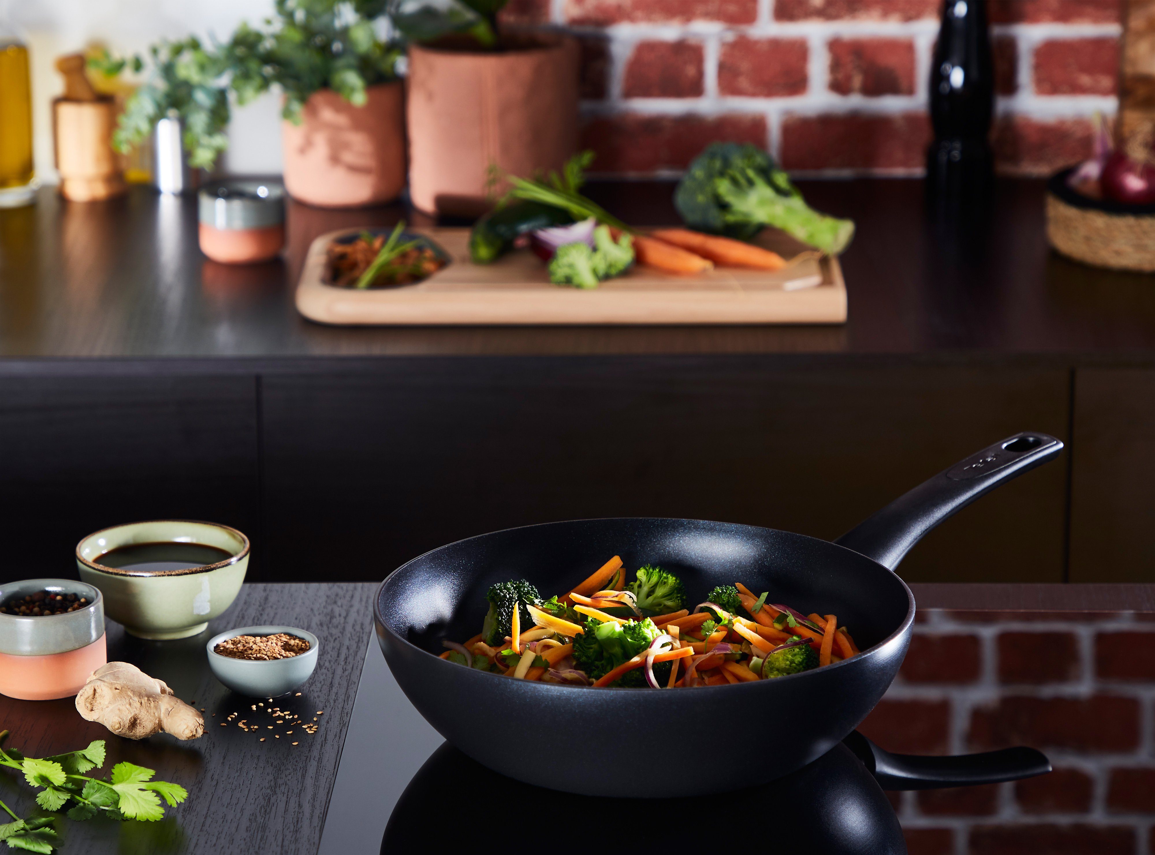 Tefal Wok Ultimate On wokpan inductie 28 cm Titanium anti-aanbaklaag, thermo-signaal, geschikt voor alle soorten fornuizen, G26019 (1-delig)