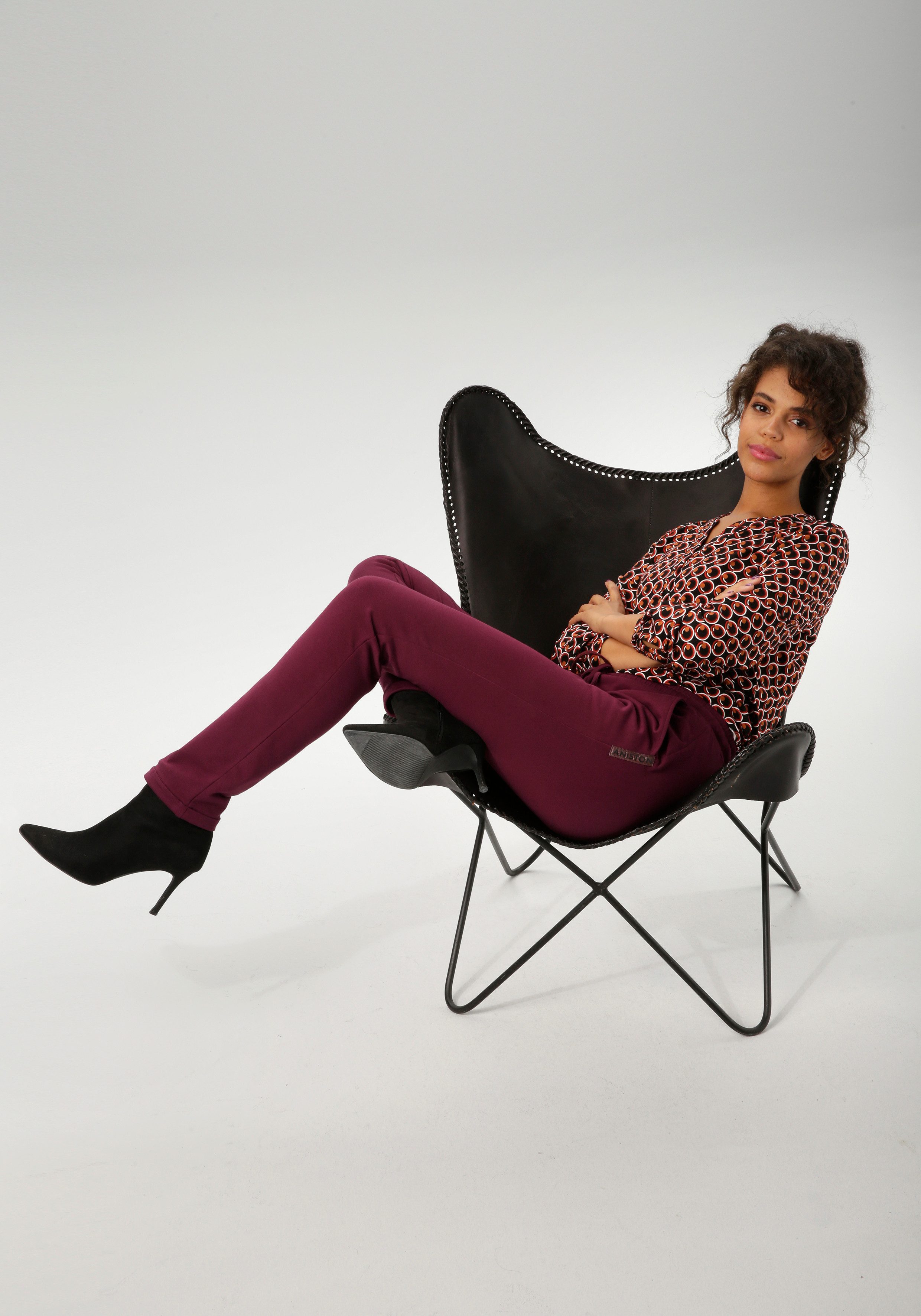 Aniston CASUAL Comfortbroek met zij aniston-label