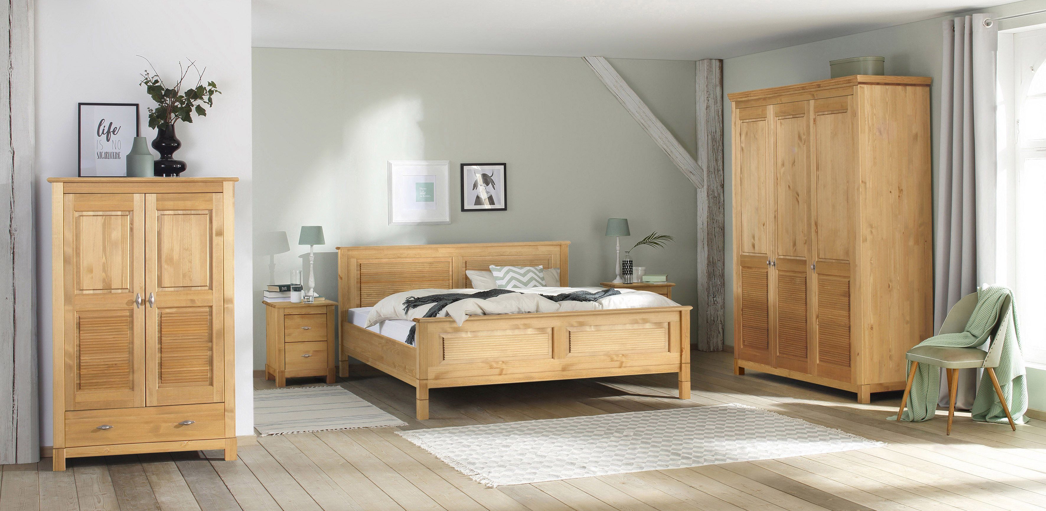 Home affaire Kledingkast Rauna, met lamellen en kassetten, klassiek landelijke stijl, rustiek massief grenen, metalen handgrepen, meerdere varianten, tijdloos design