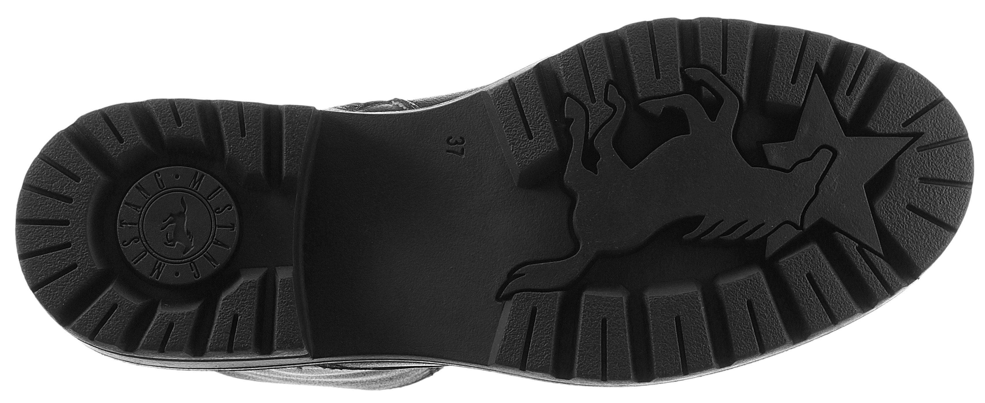 Mustang Shoes Hoge veterschoenen met warme binnenkant