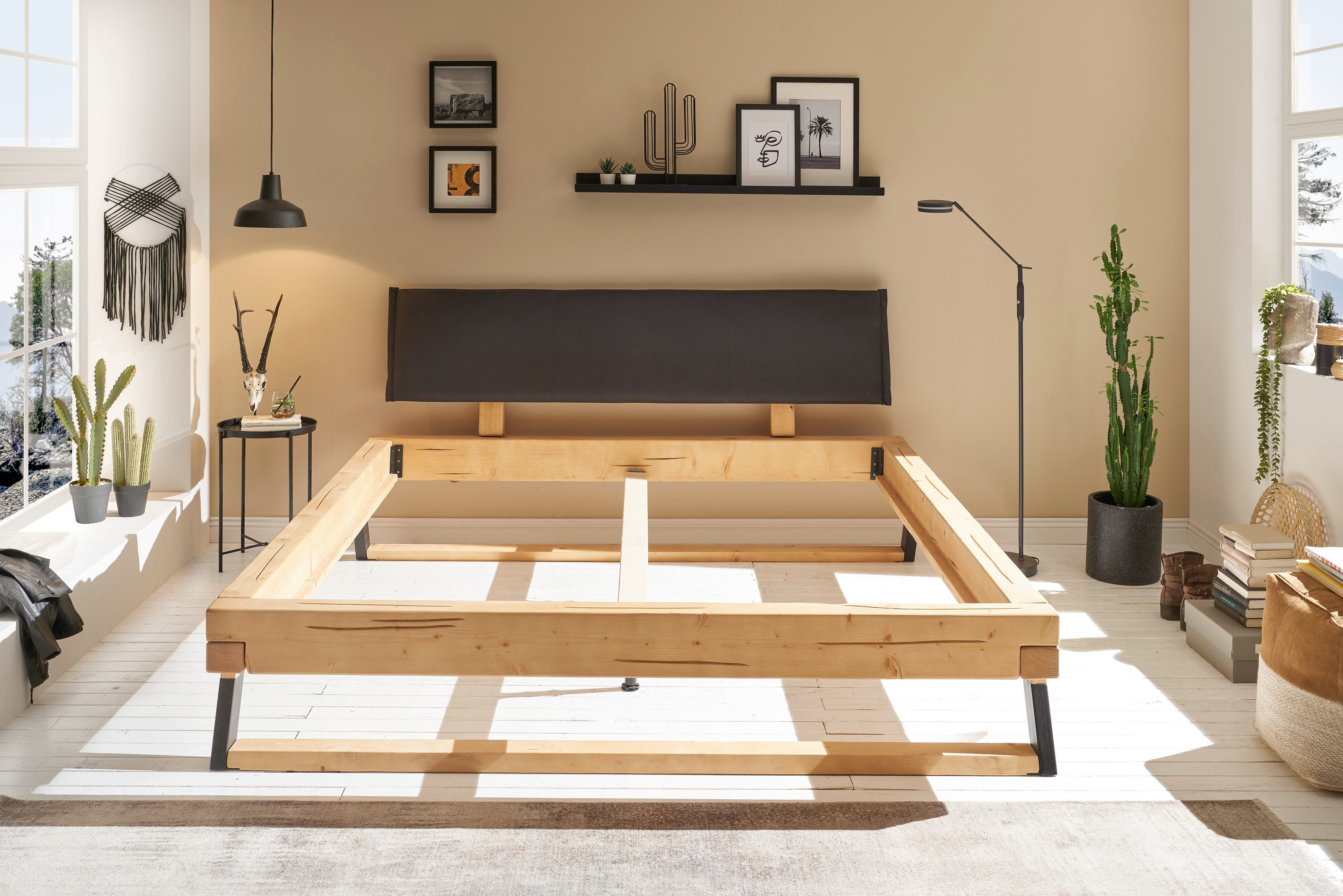 Schlafkontor Bedframe Lobia massief houten bed, gestoffeerde hoofdeinde 180x200 cm, tweepersoonsbed in natuurlijk vurenhout