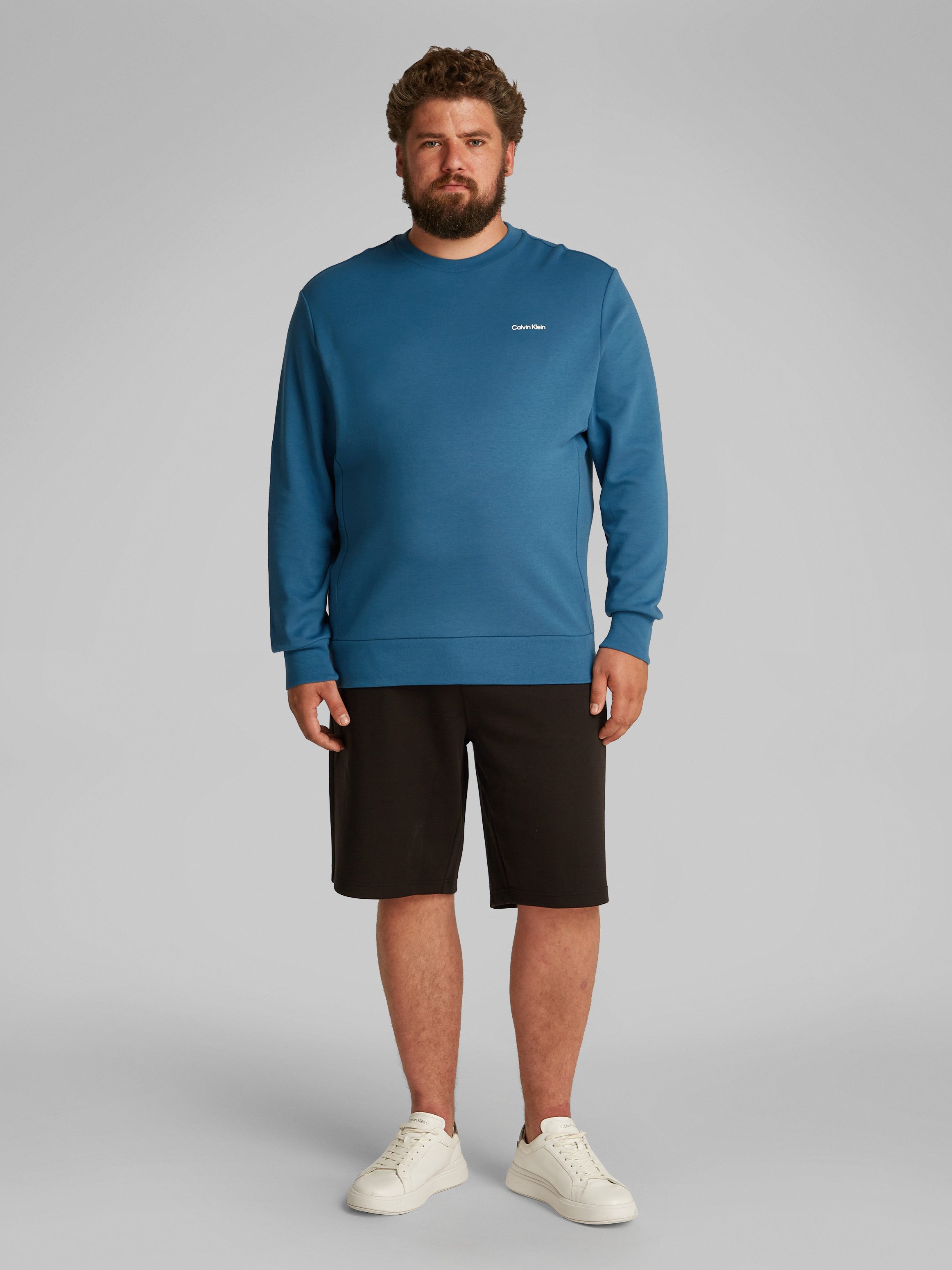 Calvin Klein Sweatshirt BT_MICRO LOGO REPREVE SWEATSHIRT in grote maten met logo-opschrift