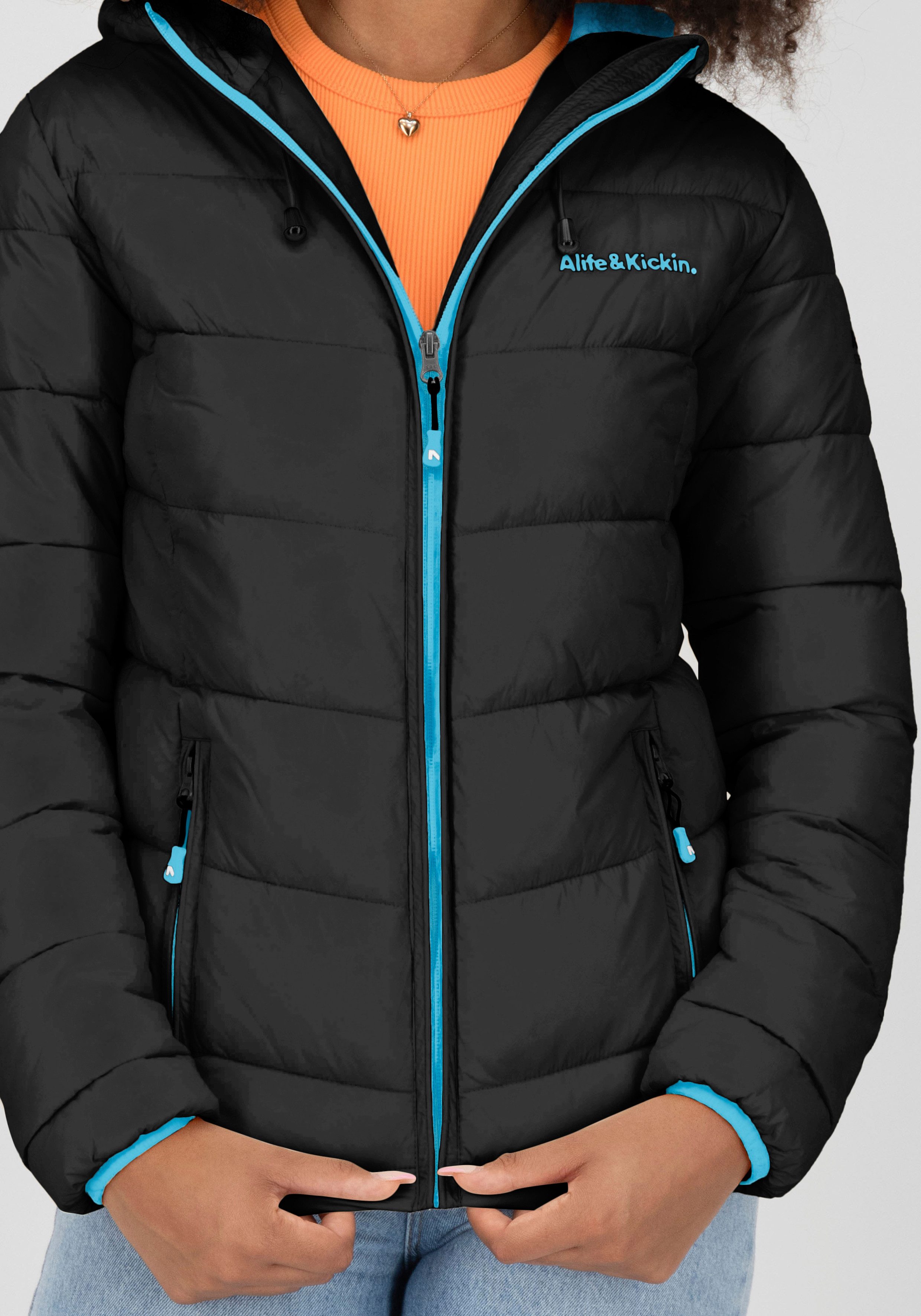 Alife & Kickin Gewatteerde jas AndriaAK lichte getailleerde tussenjas met brede stiksels en capuchon