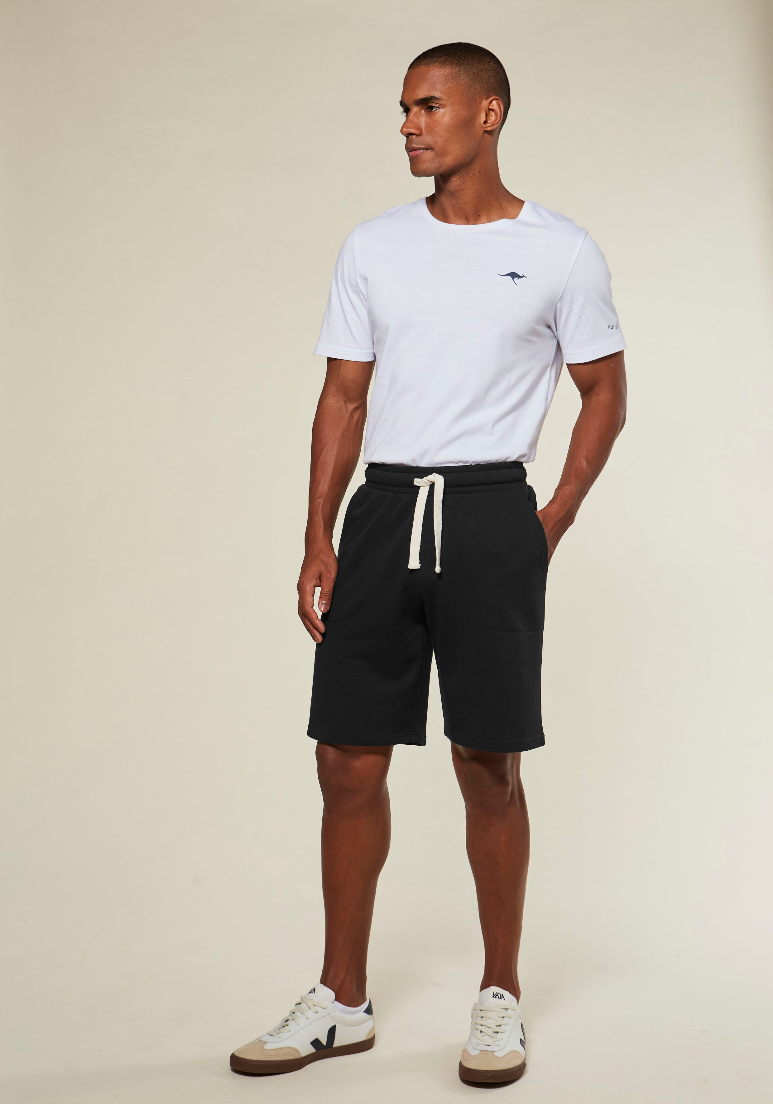 KangaROOS Sweatshort , zijvakken, contrasterende banden
