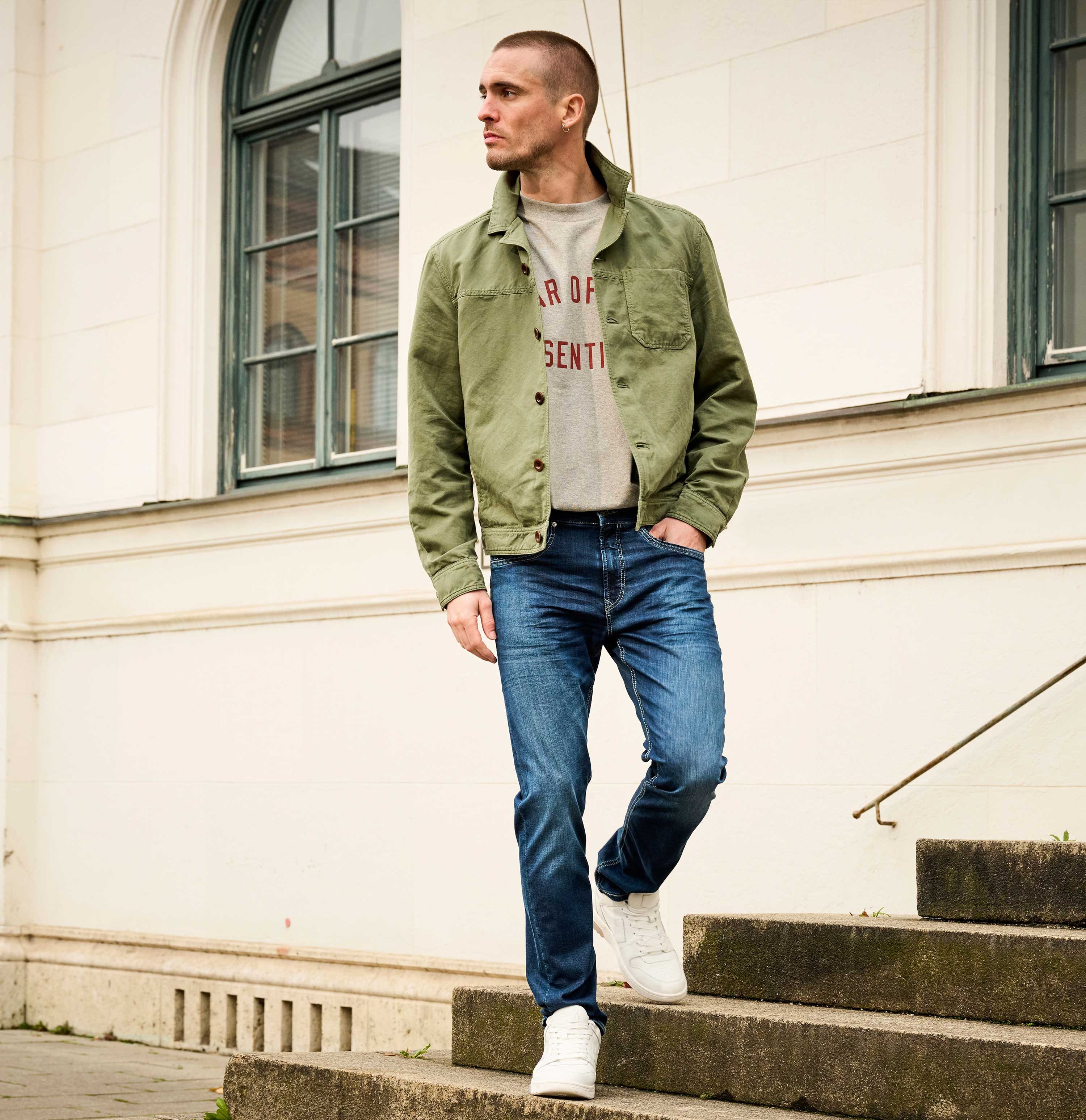 MAC Slim fit jeans Arne-Pipe light smalle figuuraccentuerende snit