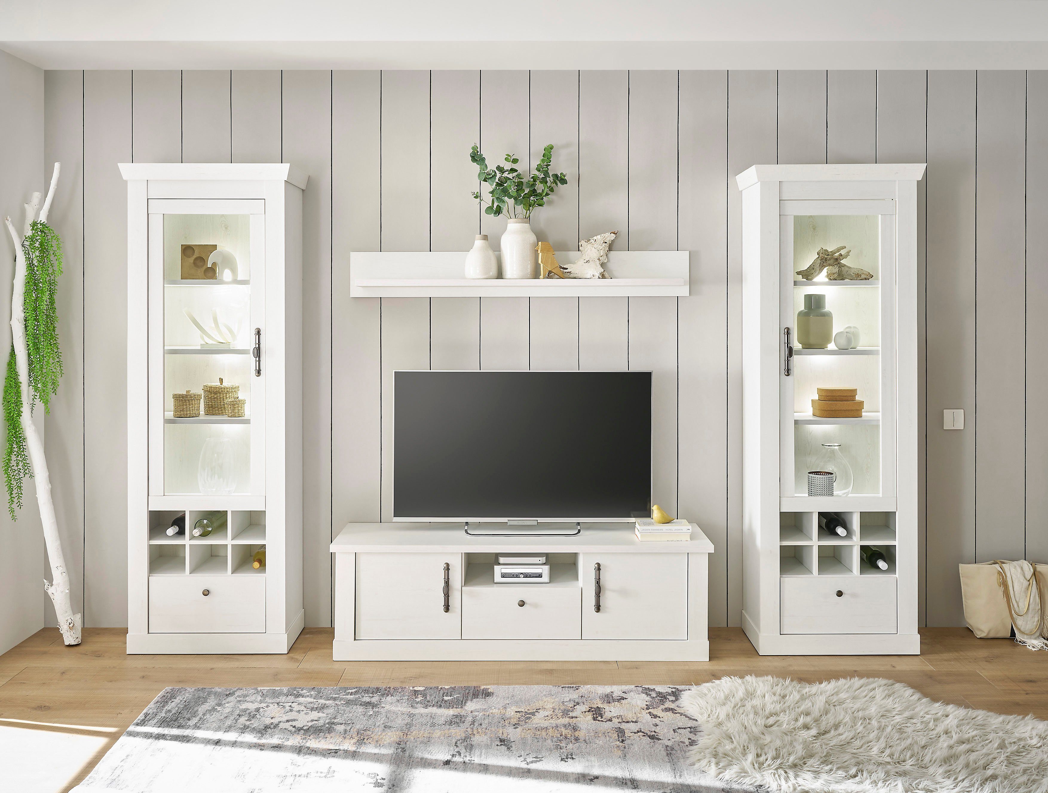 Home affaire Wandmeubel Ravenna in romantische landelijke stijl, grepen van metaal, soft-closefunctie (4-delig) tv-wandmeubels wit