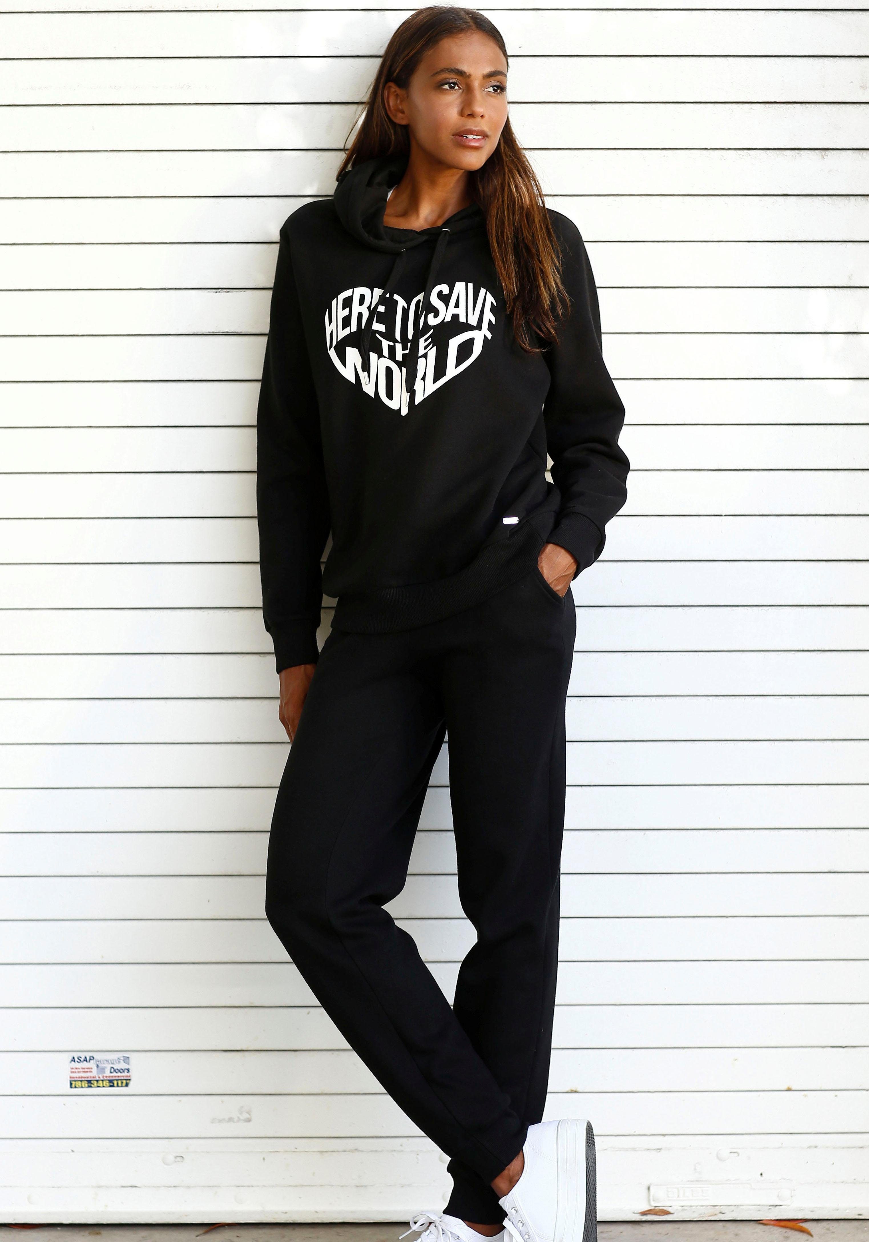 Buffalo Relaxbroek in casual vorm met zijzakken, loungeanzug