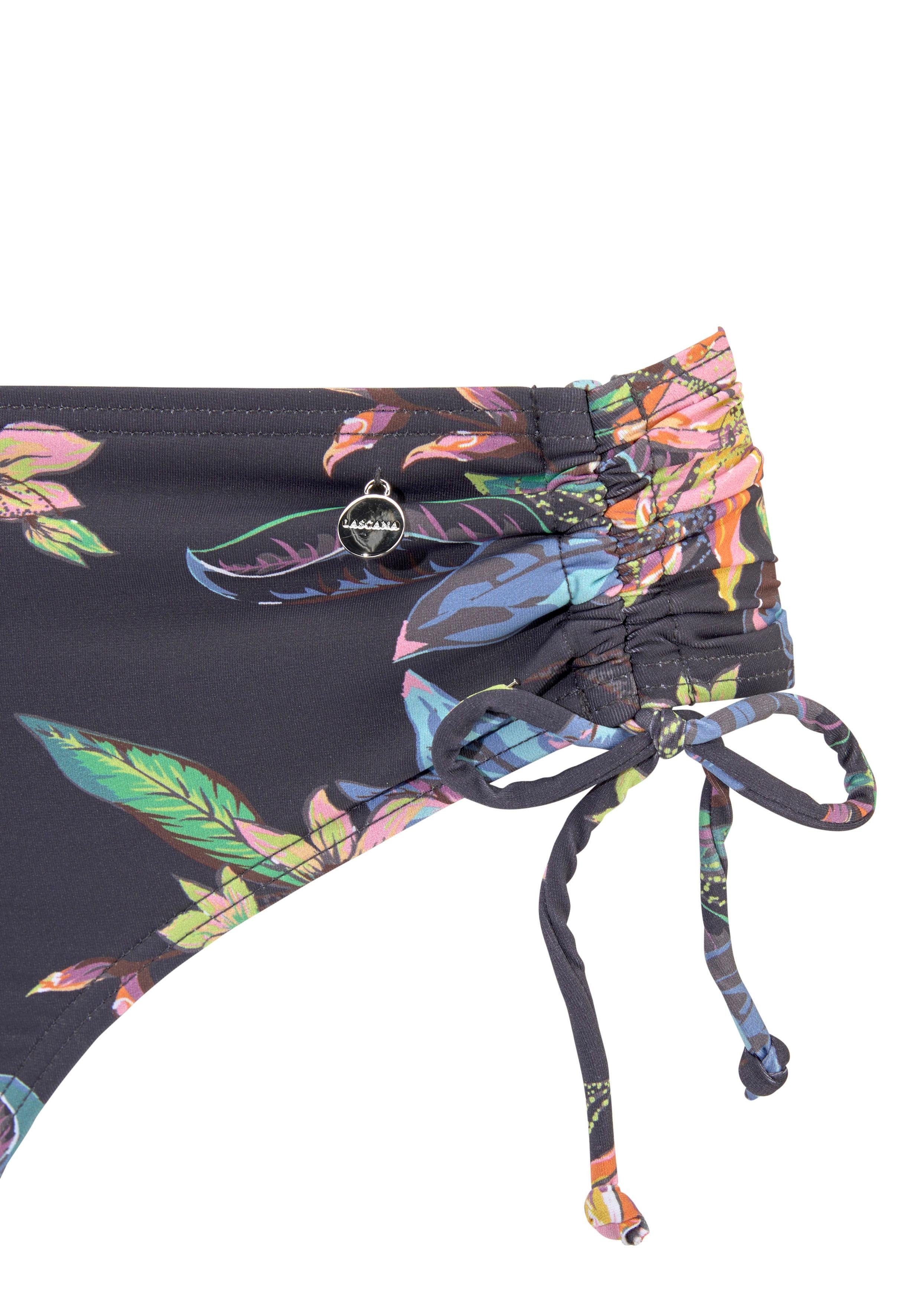 Lascana Bikinibroekje MALIA met zijrimpeling met tropische print