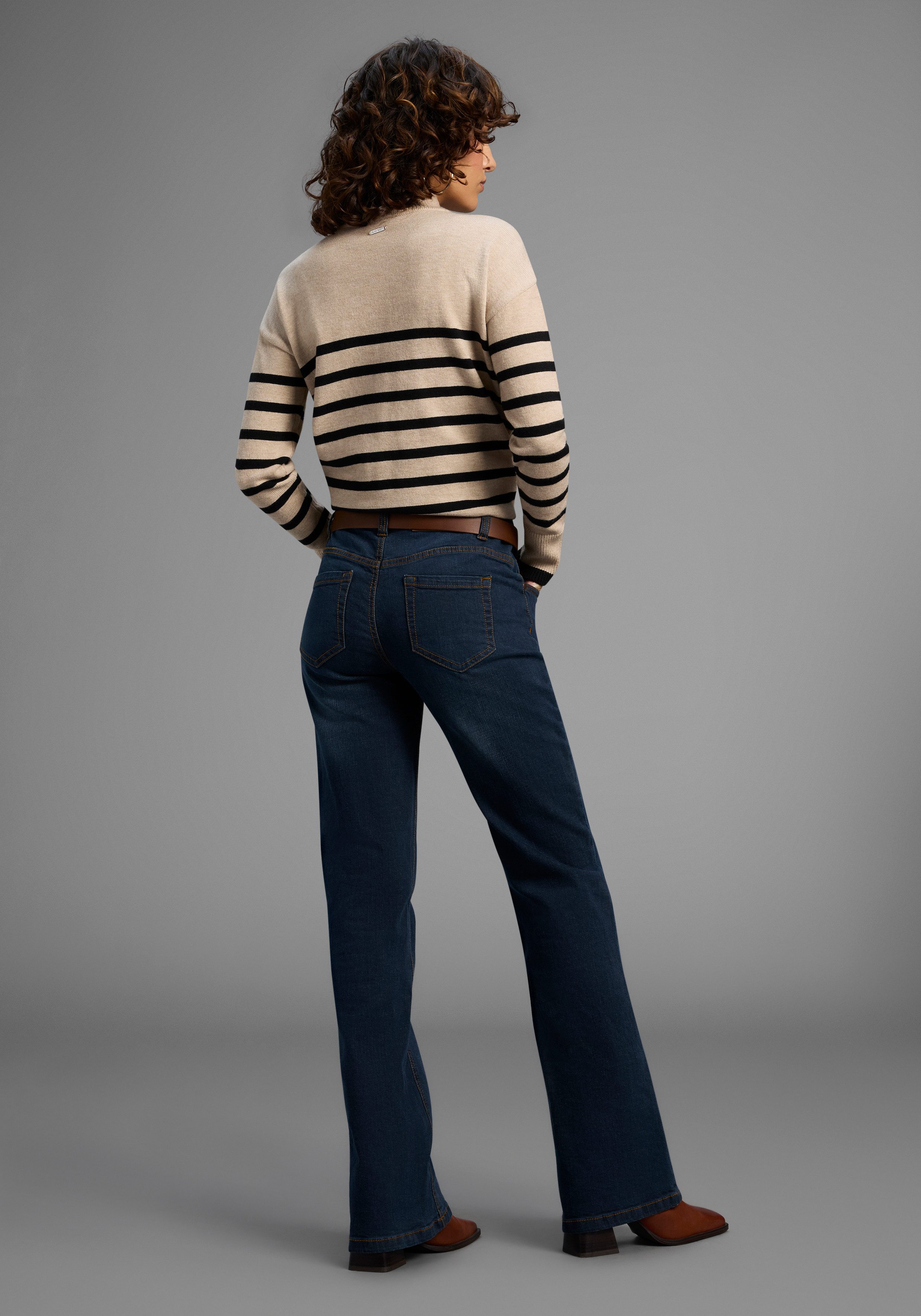 Arizona Bootcut jeans Tailleband met zij-elastiek inzet hoge taille, bootcut, met stretch, klassieke 5-pocket-stijl