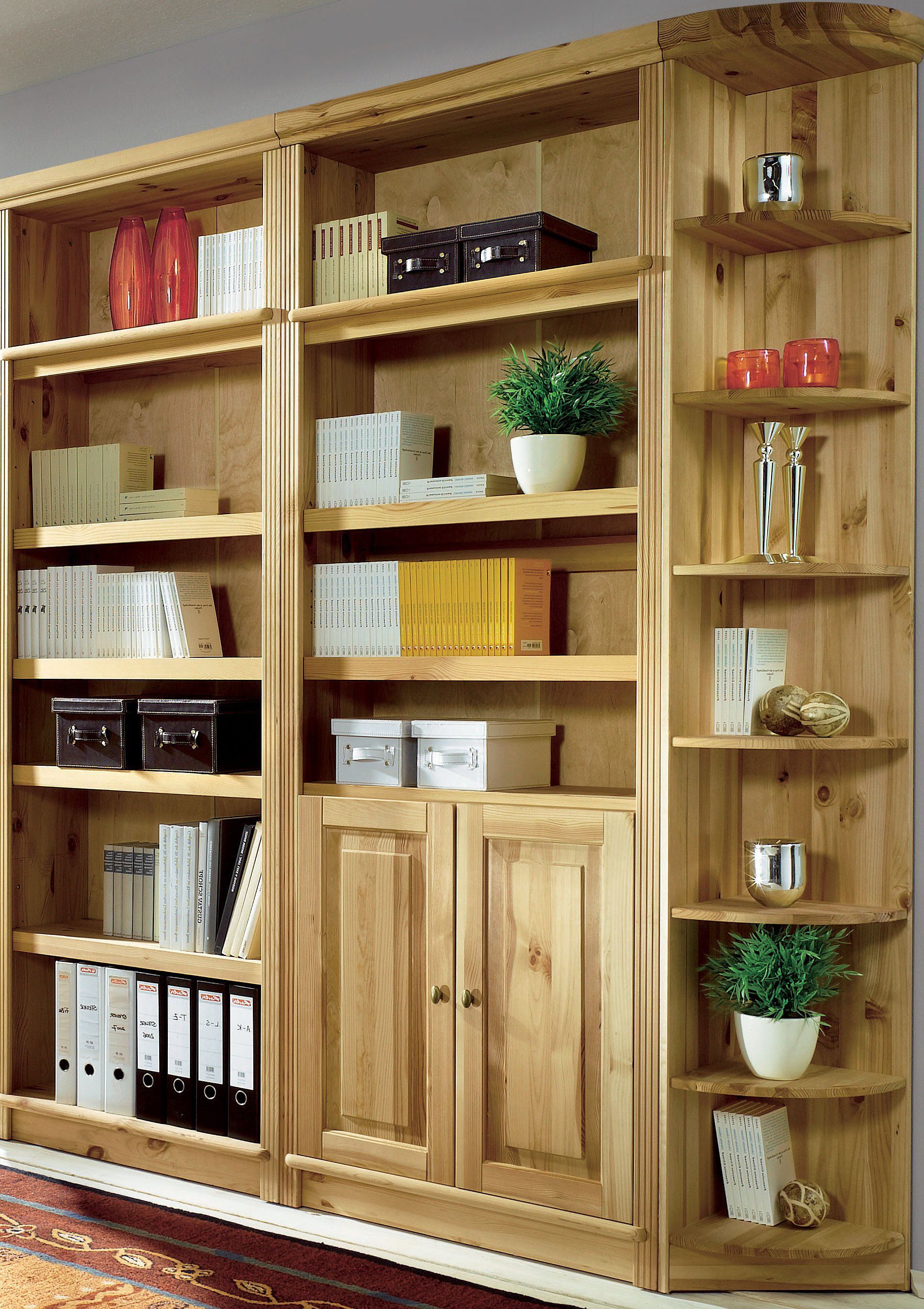 Home affaire Boekenkast Soeren van massief grenen, hoogte 220 cm, met 2 houten deuren, veel bergruimte