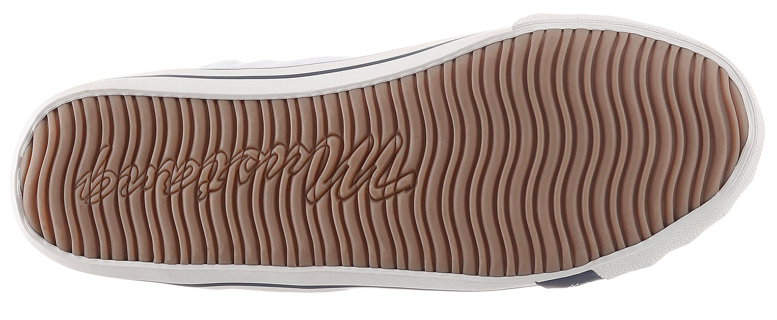 Mustang Shoes Sneakers high top-sneaker, veterschoen met label in de loopzool
