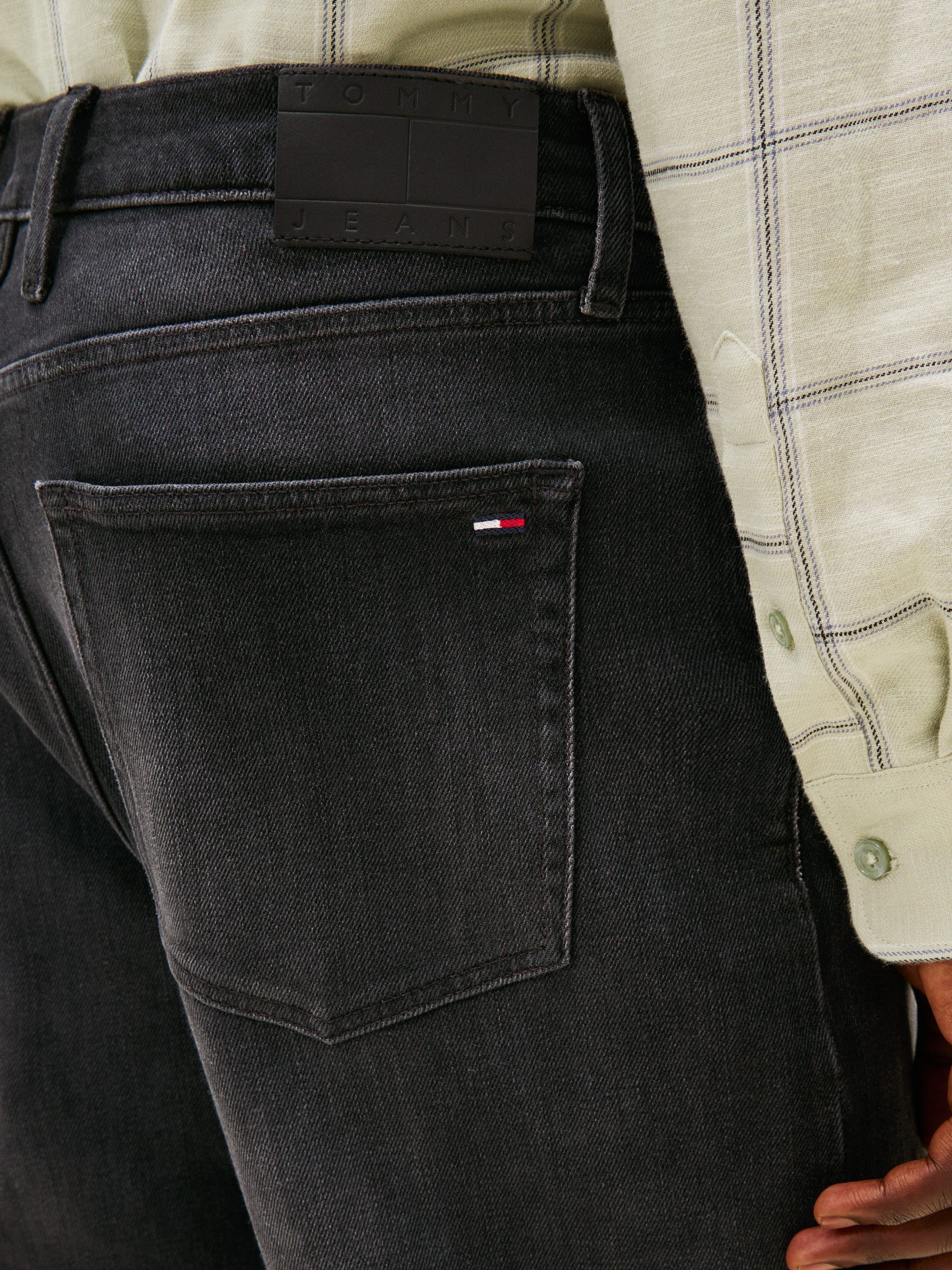 TOMMY JEANS Straight jeans Isaac Relaxed Tapered Relaxed-fit jeans met taps toelopende pijp
