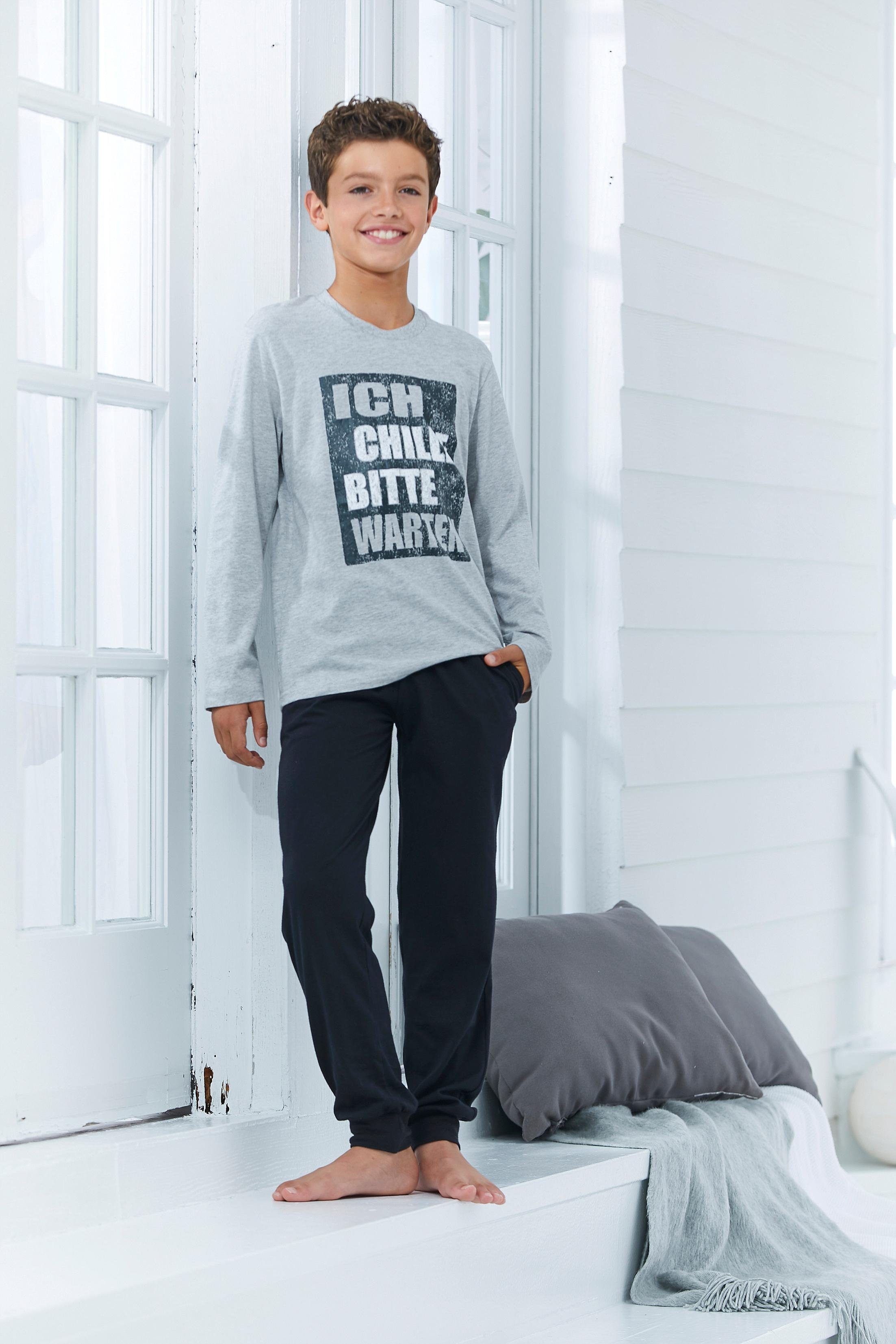 AUTHENTIC LE JOGGER Pyjama Pyjama met spreuk "Ik chill, wacht even" (2-delig, 1 stuk)