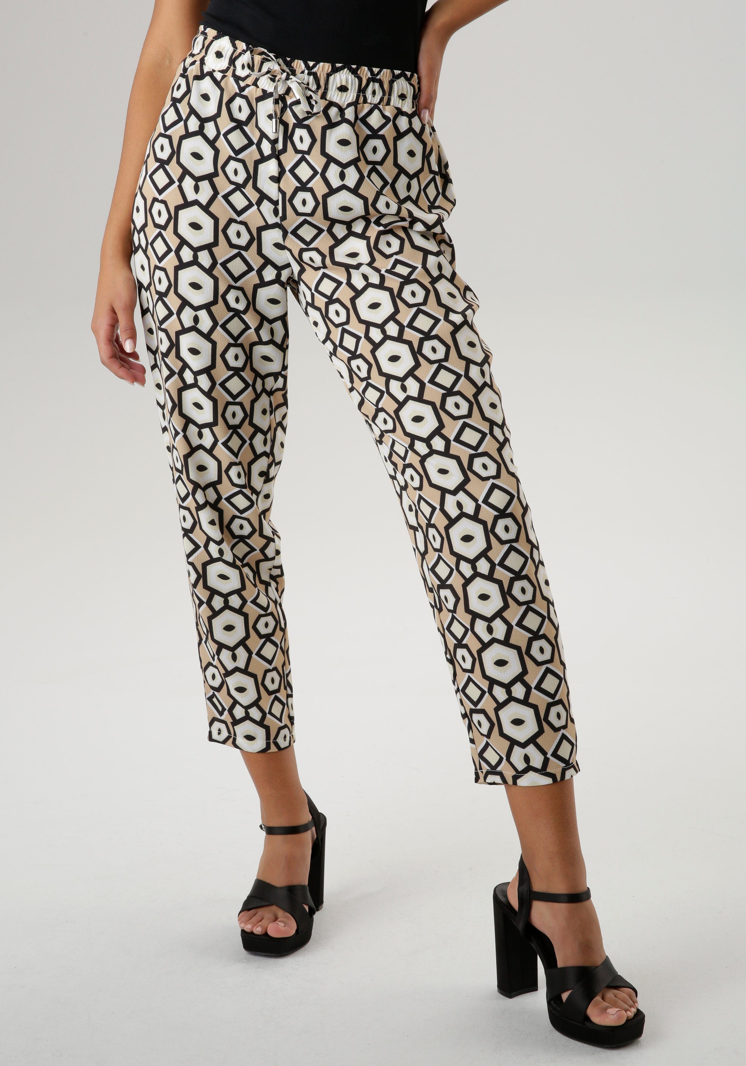 Aniston SELECTED Comfortbroek met elegant patroon en 7 8-lengte