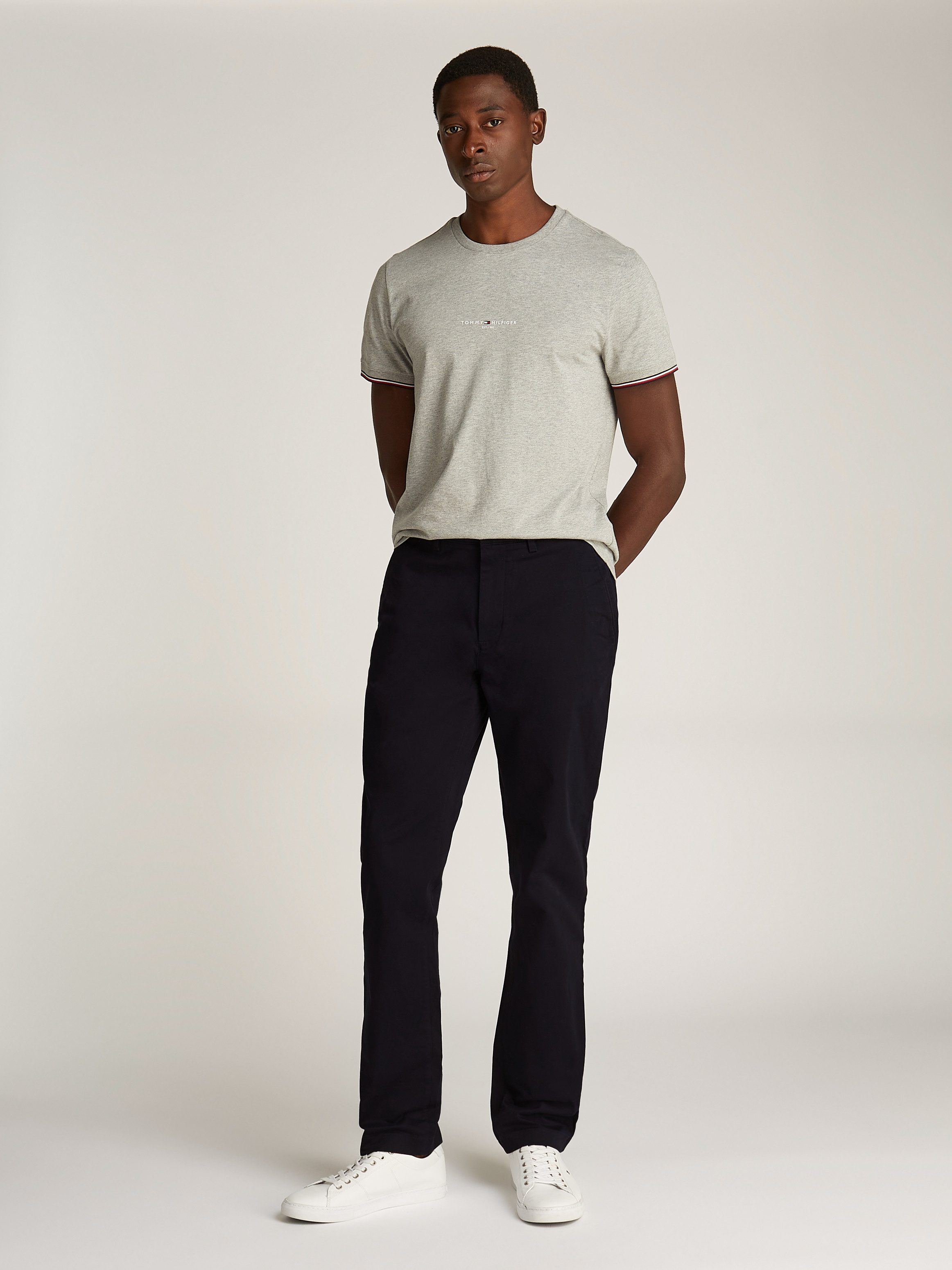 Tommy Hilfiger Chino DENTON CHINO SATIN met achterzakken met knoop logo-borduursel