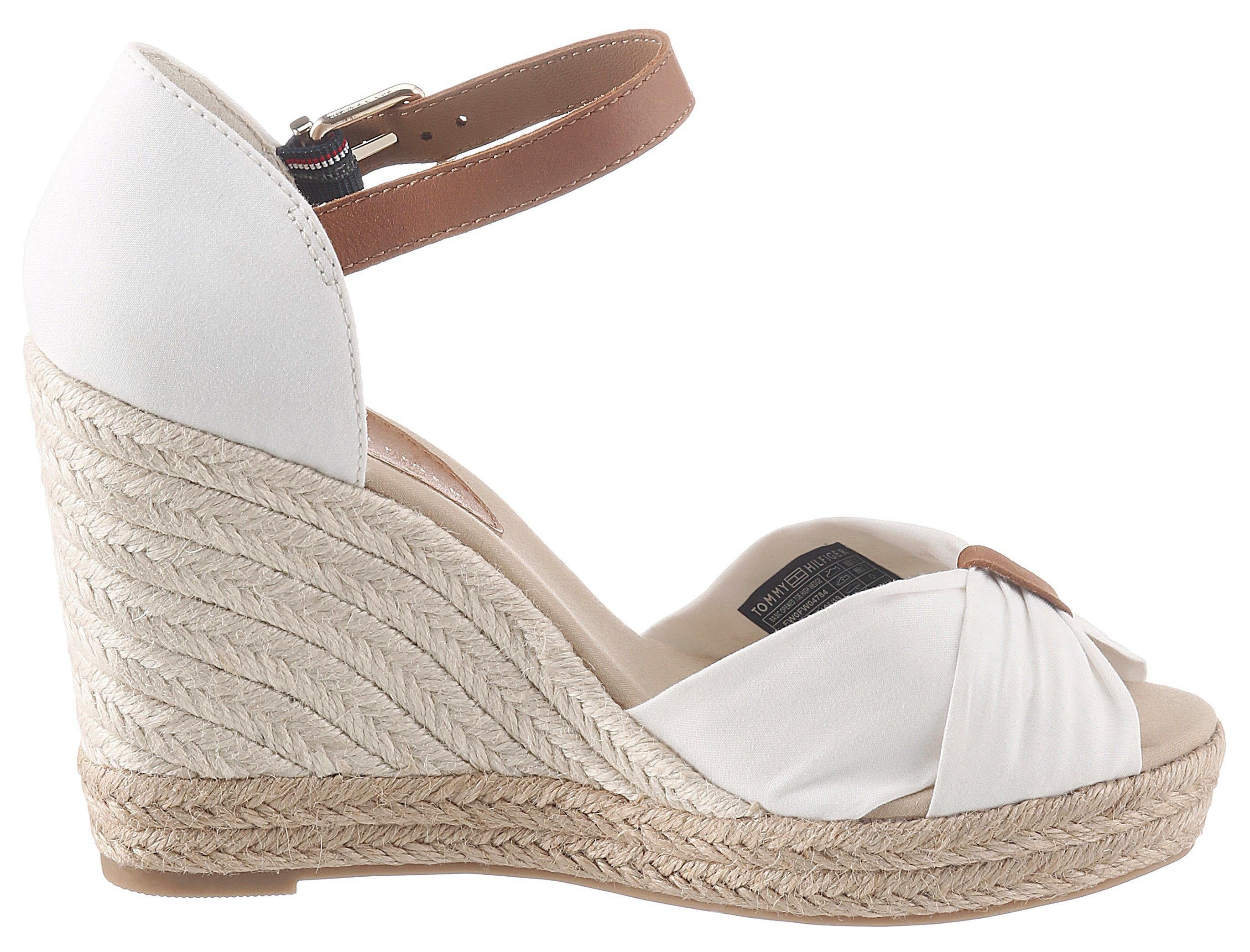 Tommy Hilfiger Highheel sandaaltjes BASIC OPENED TOE HIGH WEDGE zomerschoen, sandaal, sleehak, met subtiele vlagborduursel