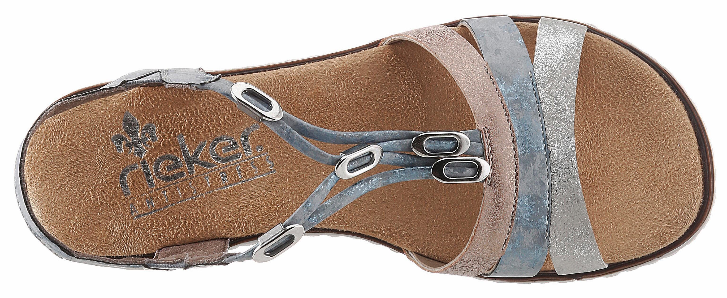 Rieker Sandalen zomerschoen, sandaal, sleehak, met subtiele decoratieve versiering