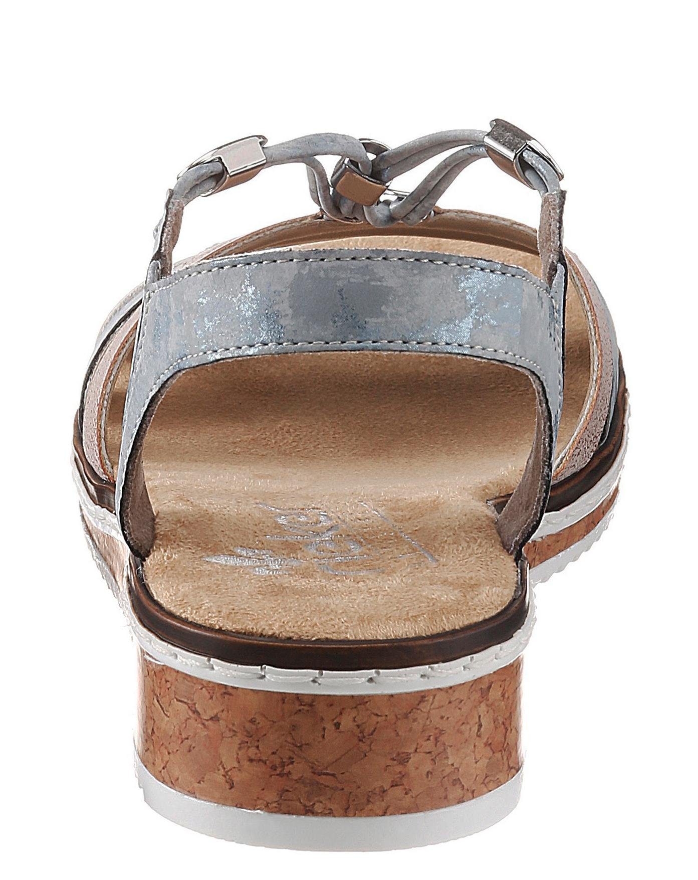 Rieker Sandalen zomerschoen, sandaal, sleehak, met subtiele decoratieve versiering