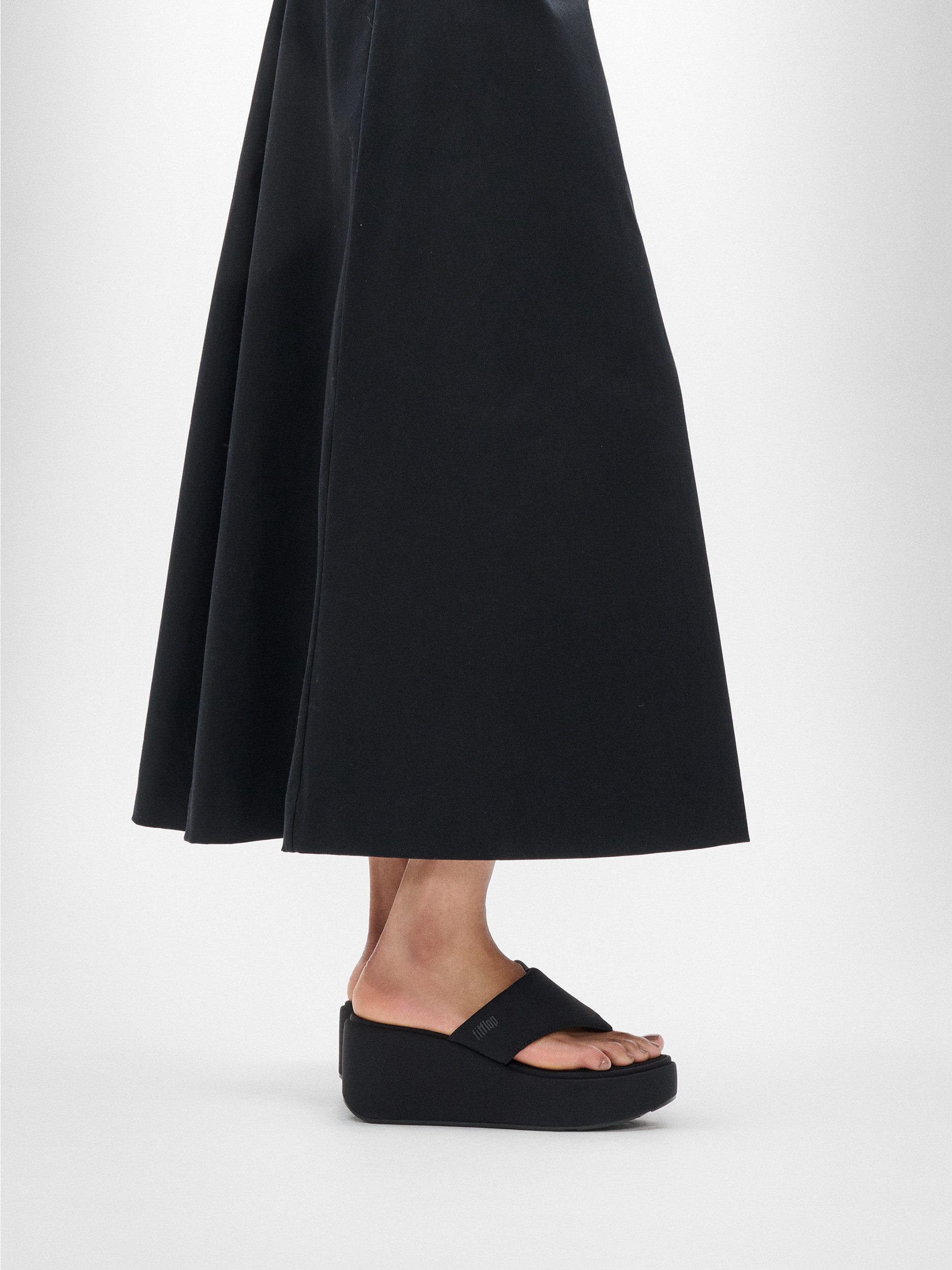 Fitflop Teenslippers PLATFFORMS WEDGE , sleehaksandaal, plateau schoen met gewatteerde bandage