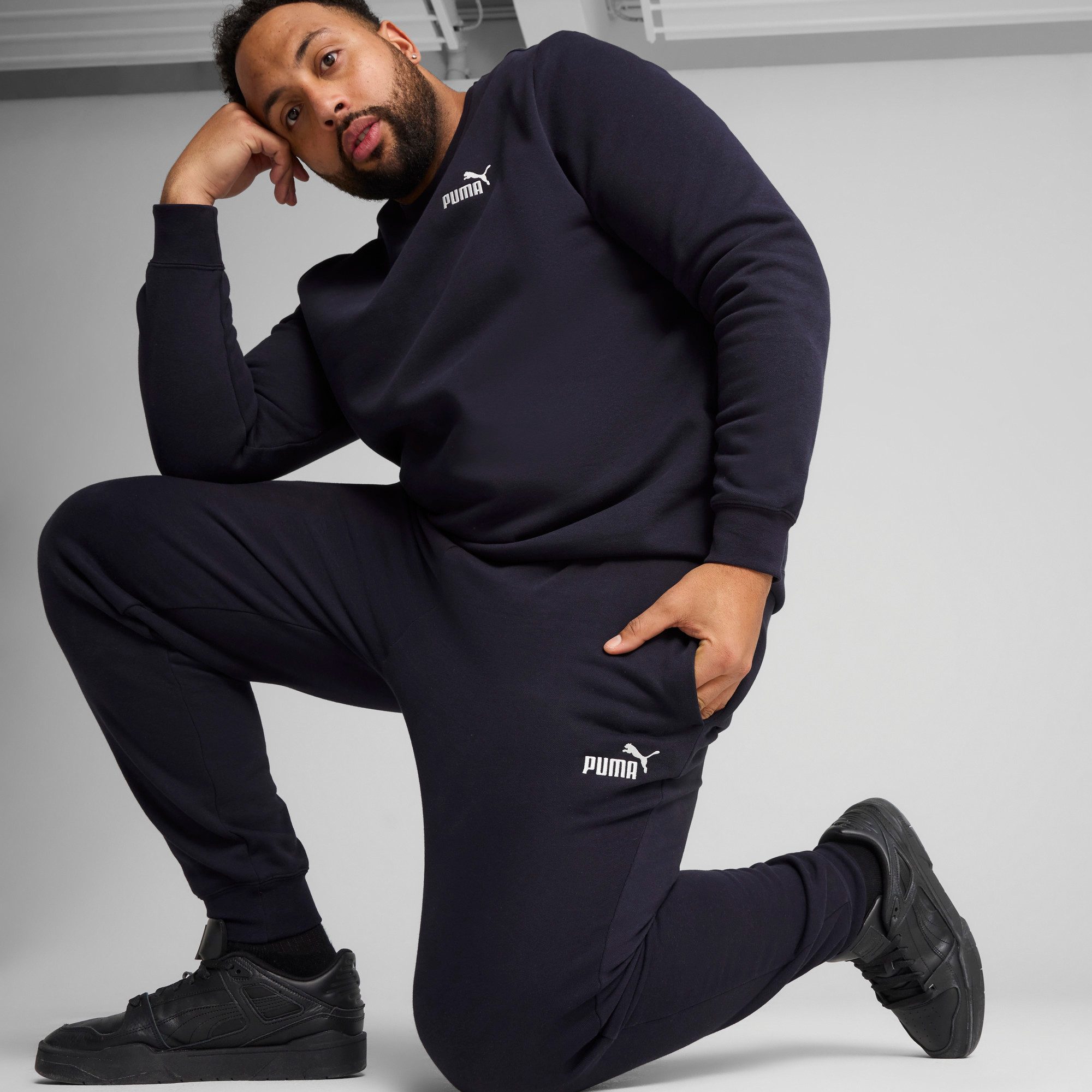 PUMA Trainingsbroek ESS NO. 1 LOGO SWEATPANTS FL CL
