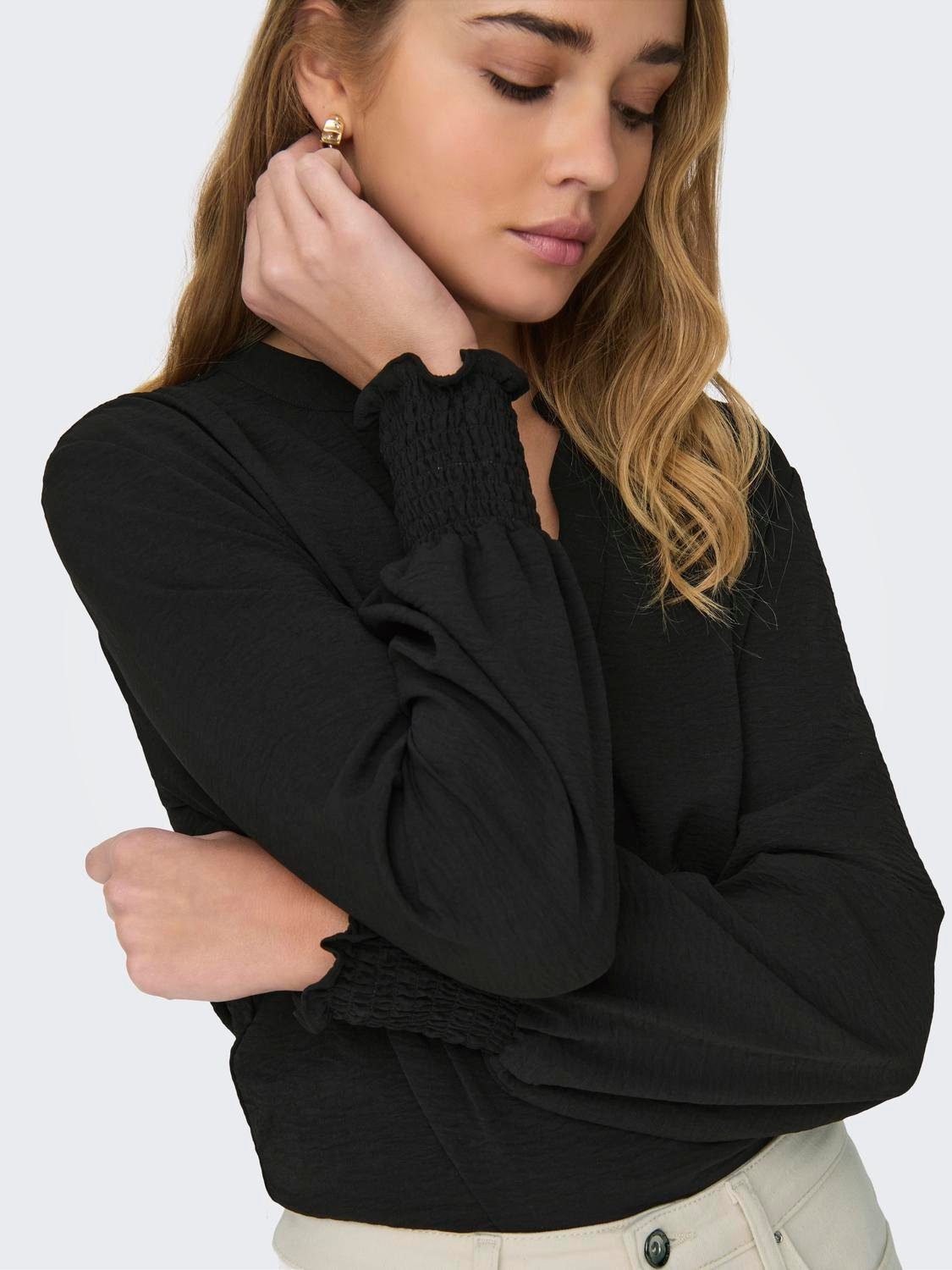 Only Shirt ONLMETTE V-NECK LS SMOCK TOP NOOS WVN