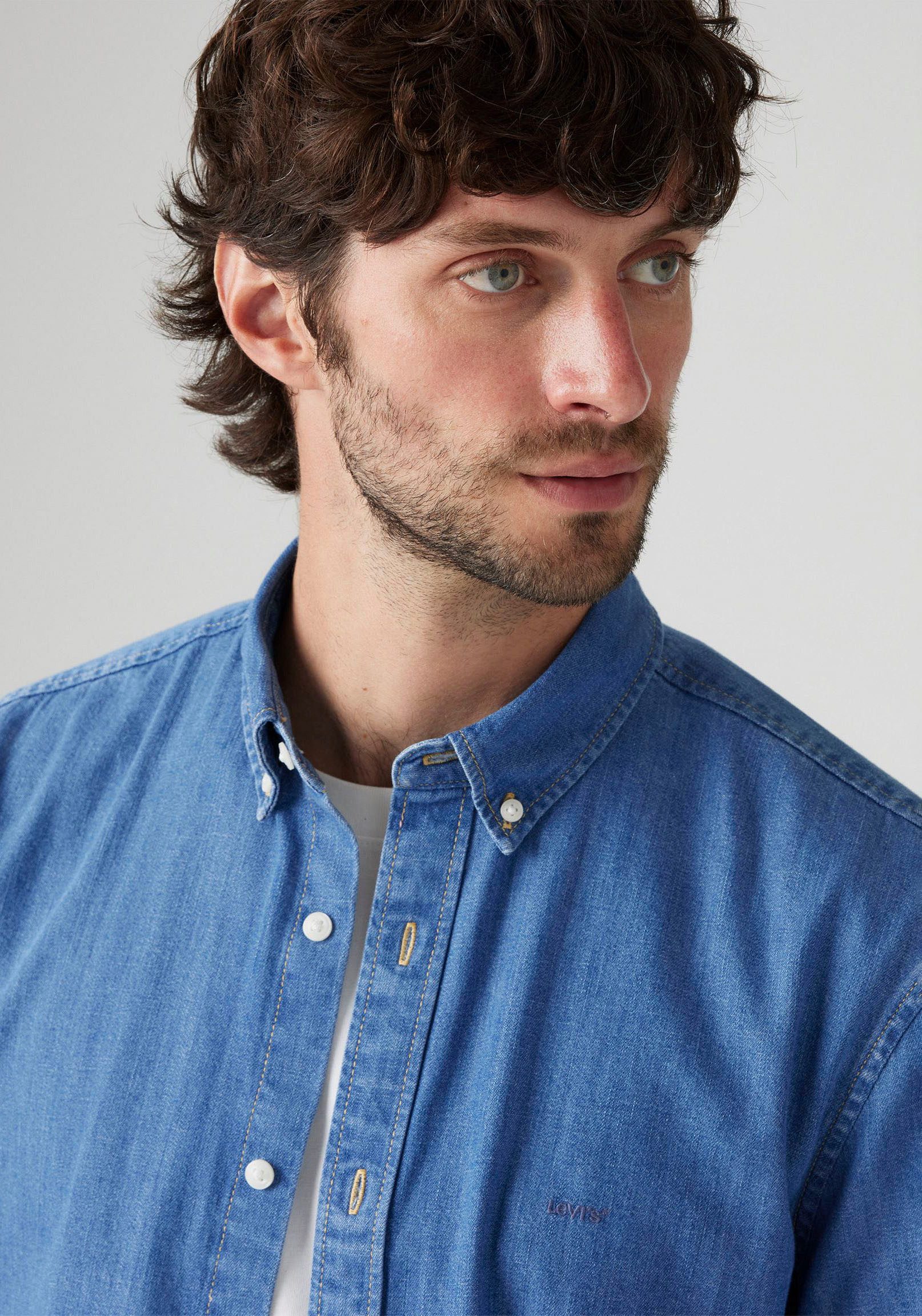Levi's® Overhemd met lange mouwen AUTHENTIC BUTTON DOWN met ton-in-ton logo-borduursel op de borst